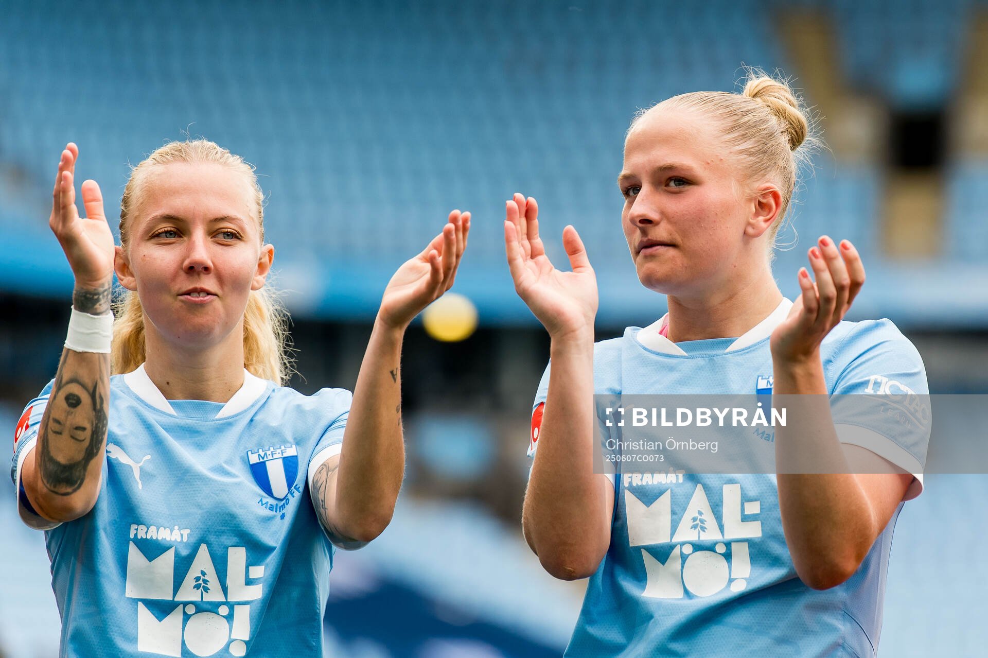 Malmö FFs Nathalie Hoff Persson och Tuva Skoog jublar