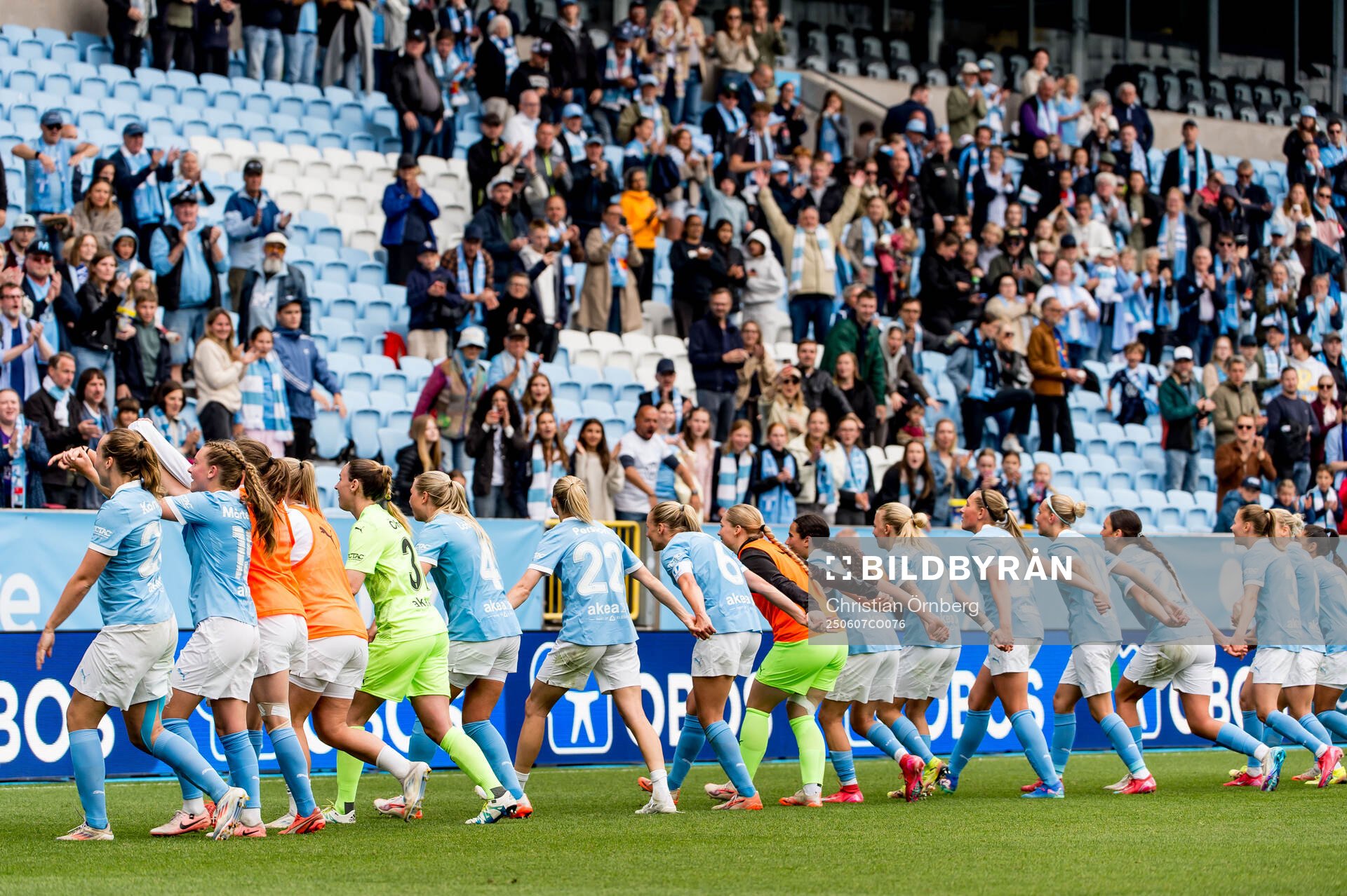 Malmö FFs spelare och supportrar jublar