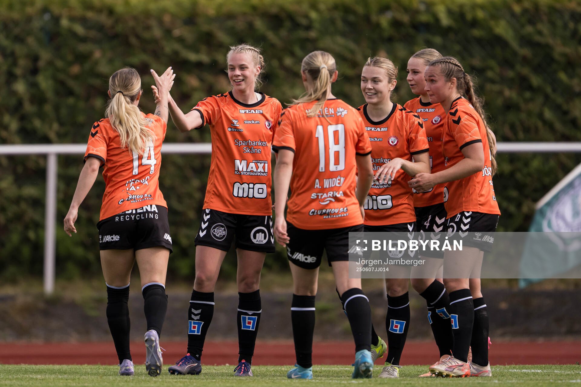 Kristianstads Katla Tryggvadottir jublar