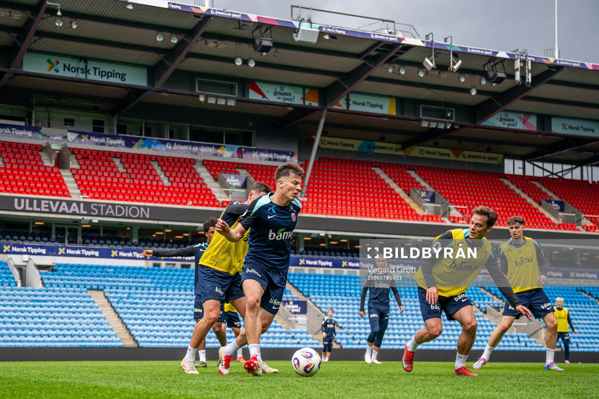 Jostein Gundersen and Felix Horn Myhre of the Norwegian