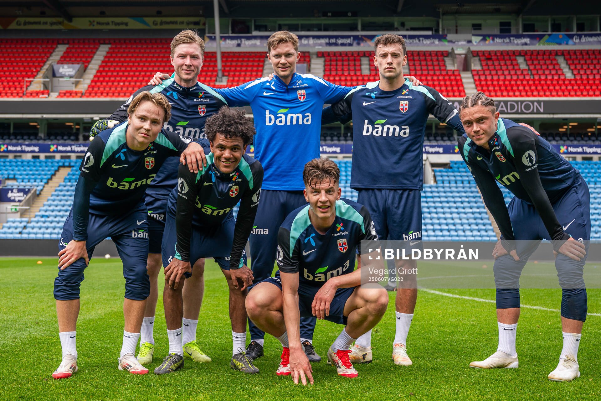 Andreas Schjelderup, goalkeeper Mathias Dyngeland, Oscar