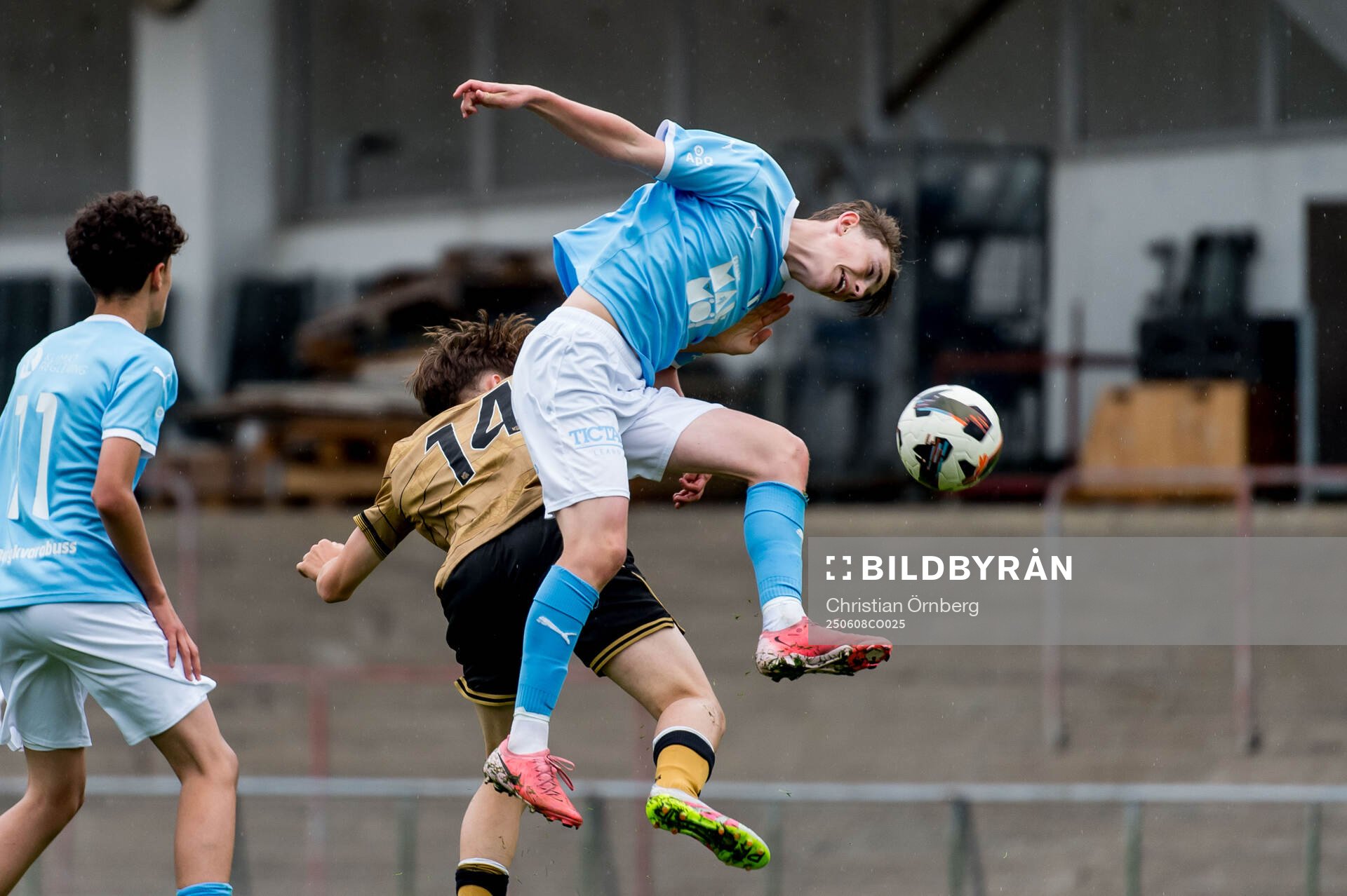 Malmö FFs Oskar Åkewall och Real Sociedads Pedro Ibanez