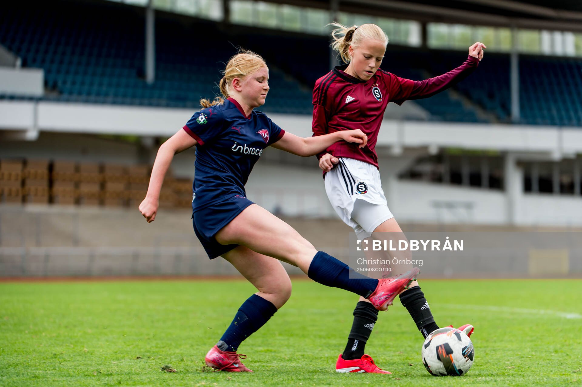 LA Breakers Maya Hivley och Sparta Prahas Klara Klouckova