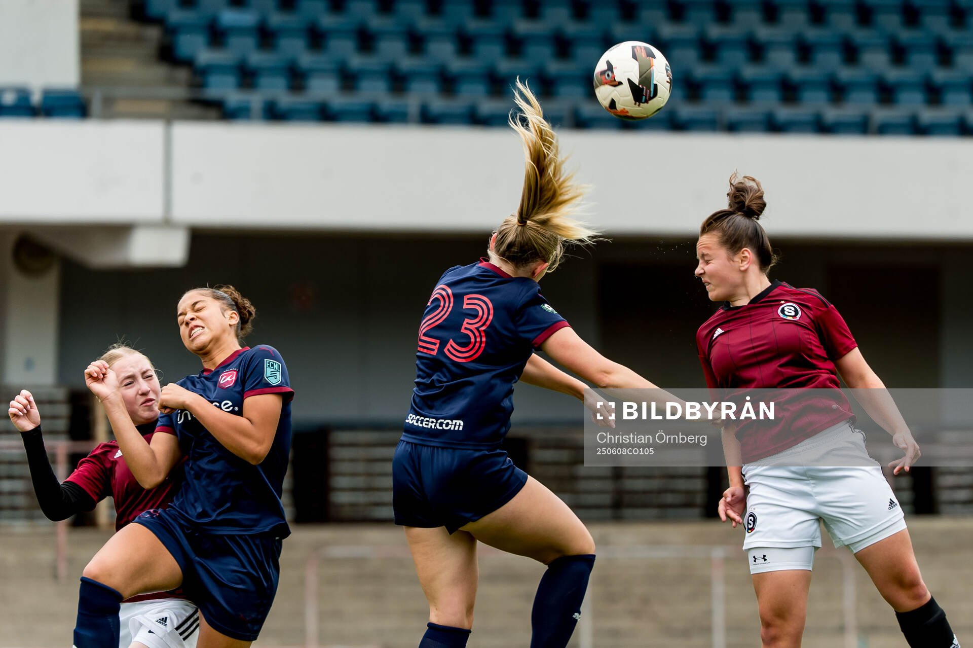 LA Breakers Avery Kline och Sparta Prahas Eliska Kryslova