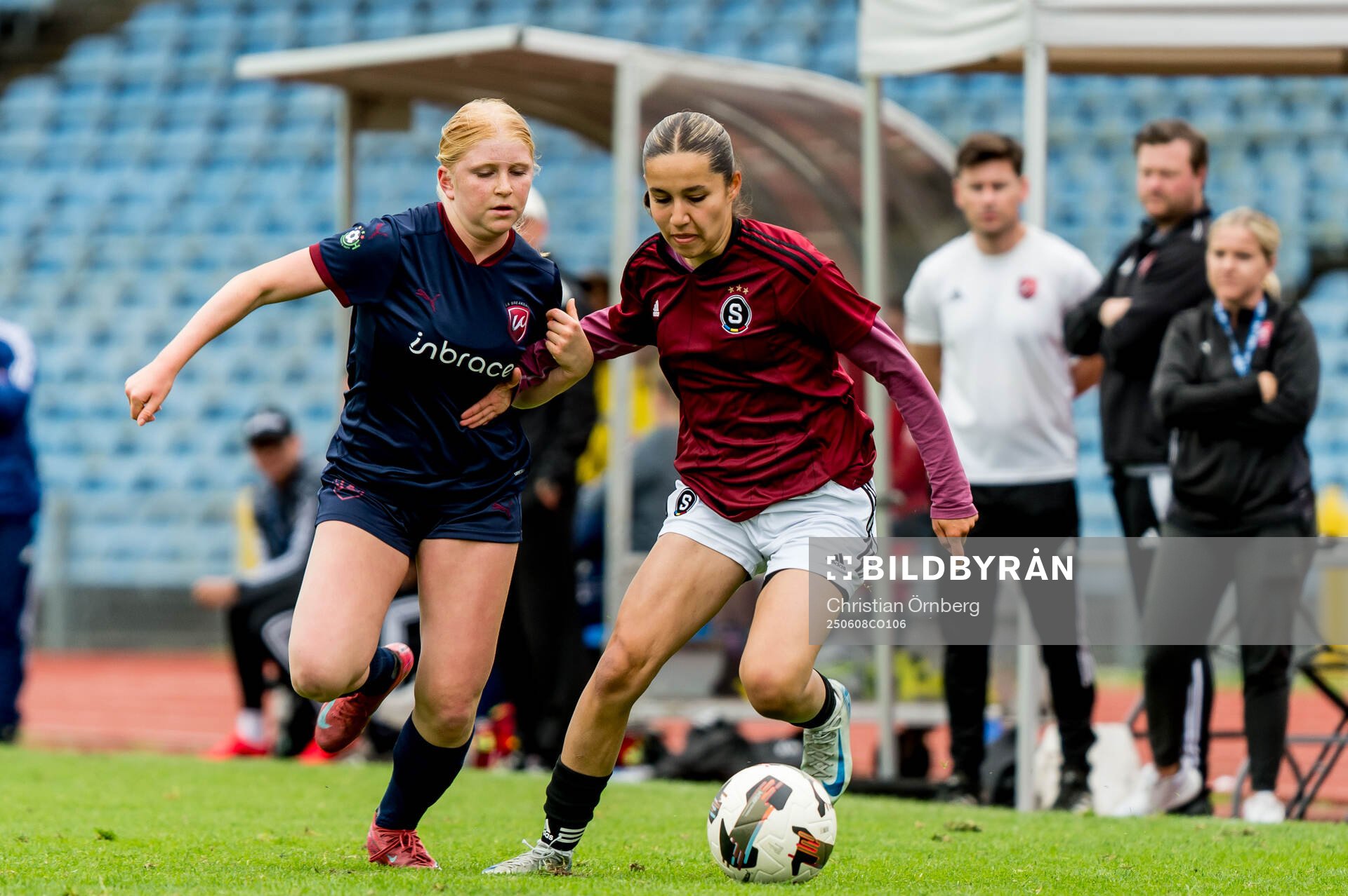 LA Breakers Maya Hivley och Sparta Prahas Sabina Murgacova