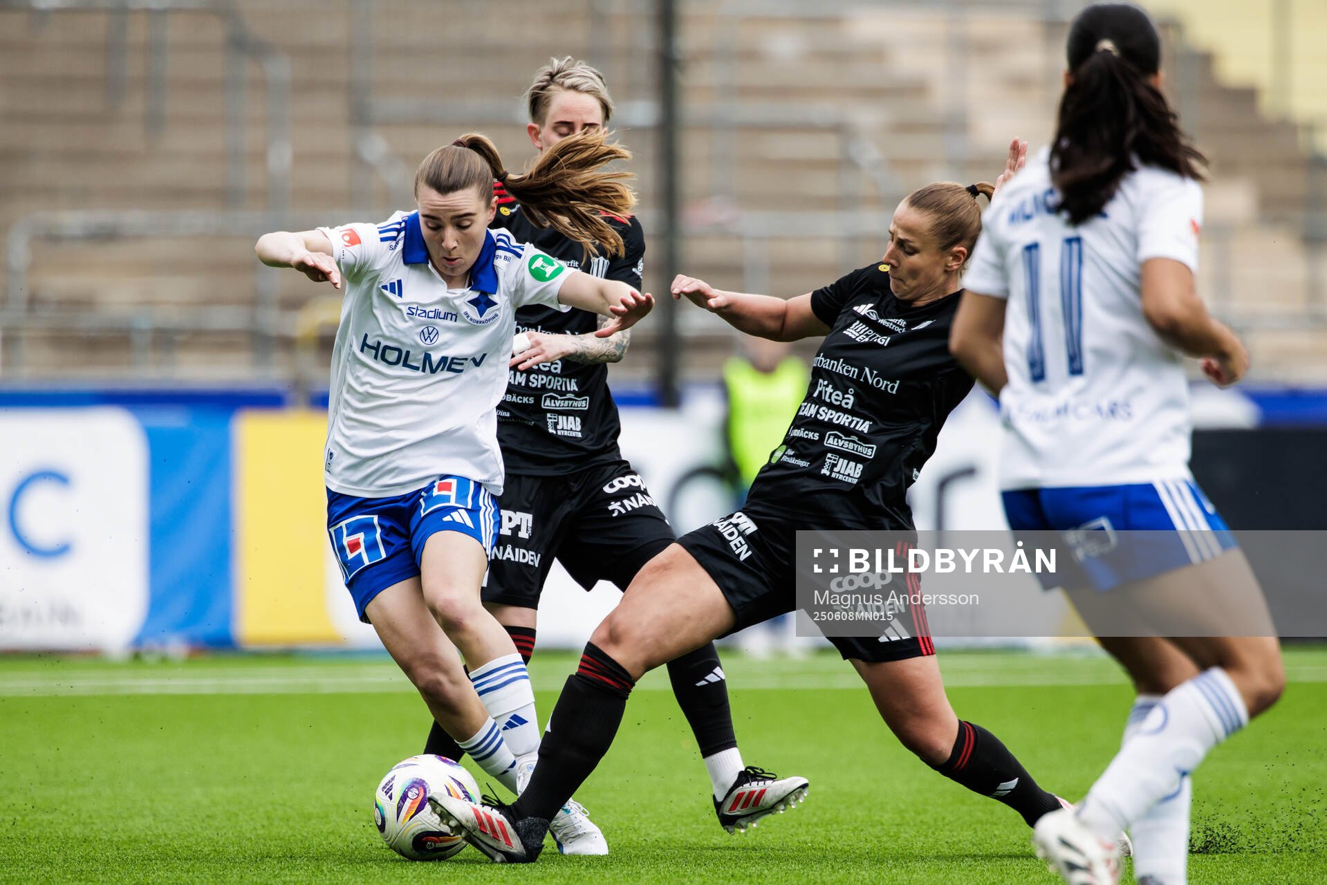 IFK Norrköpings Carrie Jones och Piteås Olivia Holm