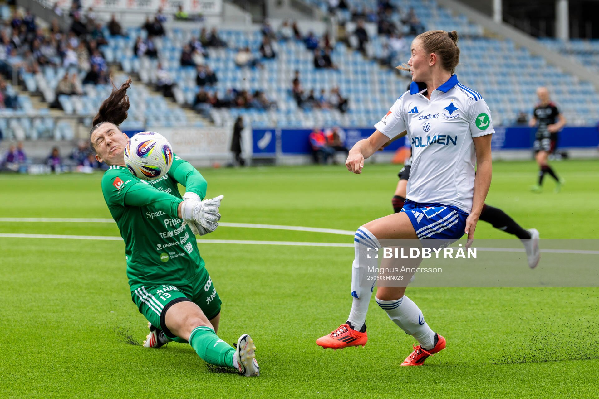 Piteås målvakt Lauren Brzykcy och IFK Norrköpings Svea
