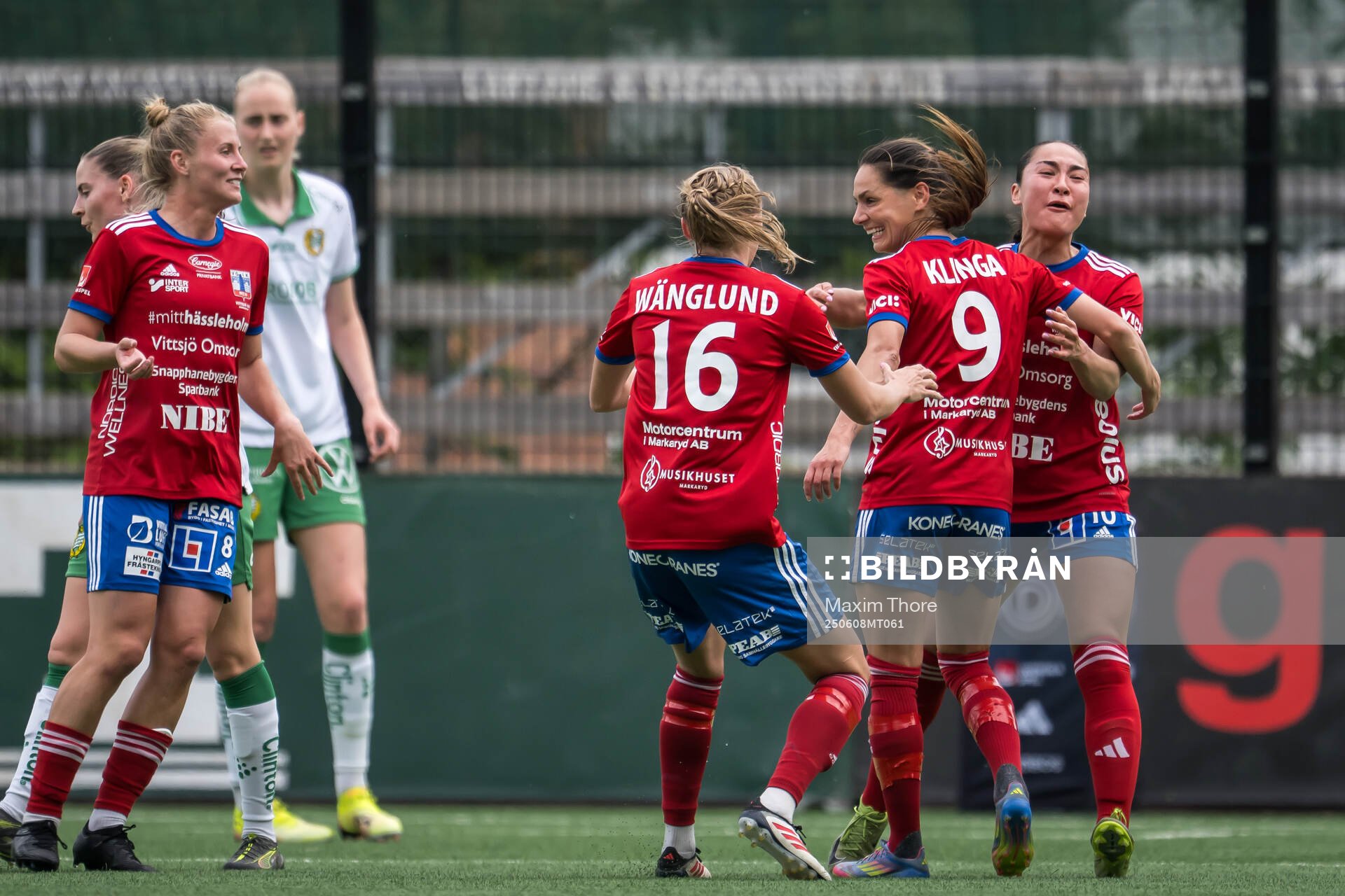 Vittsjös Elisabet Klinga jublar