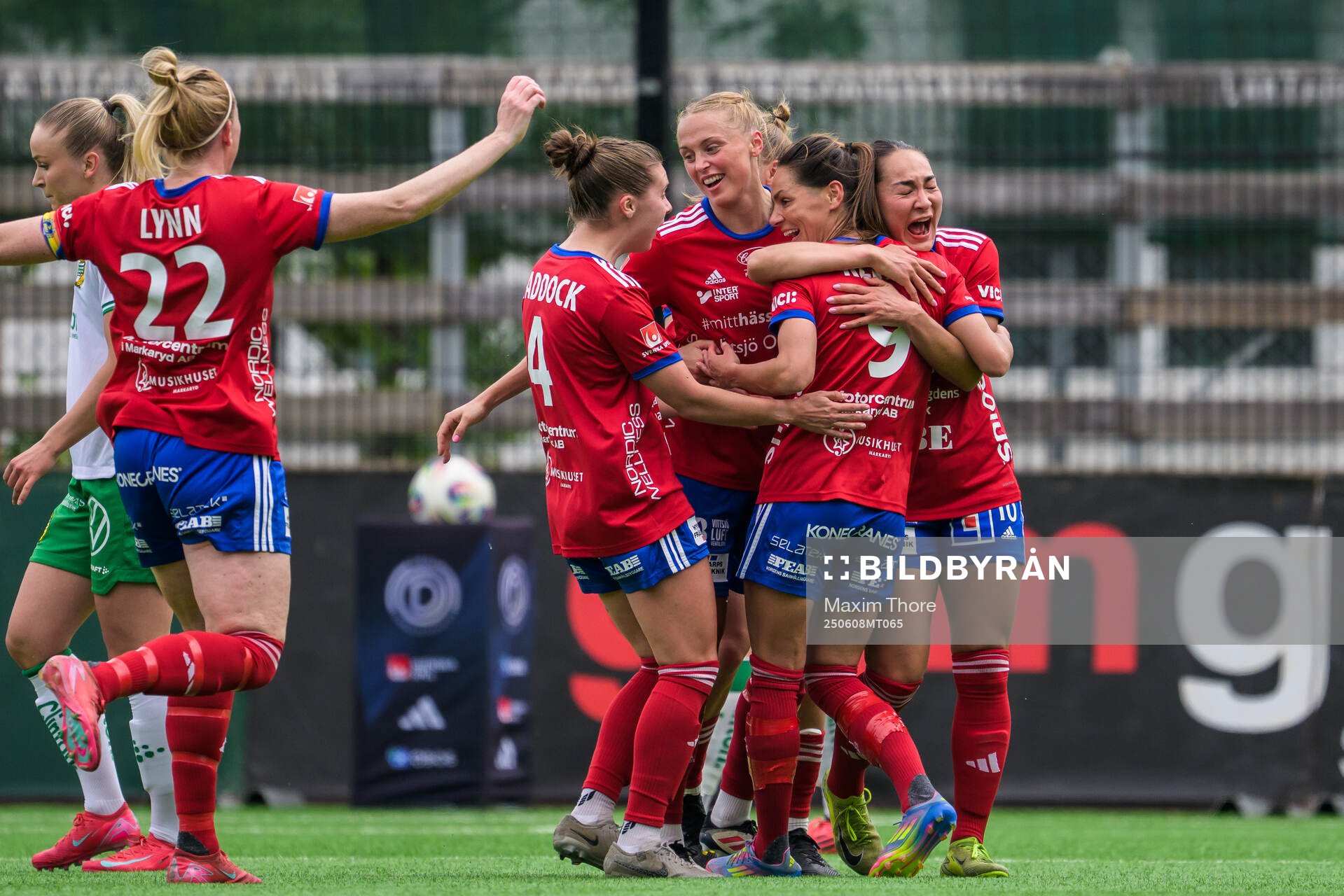 Vittsjös Elisabet Klinga jublar