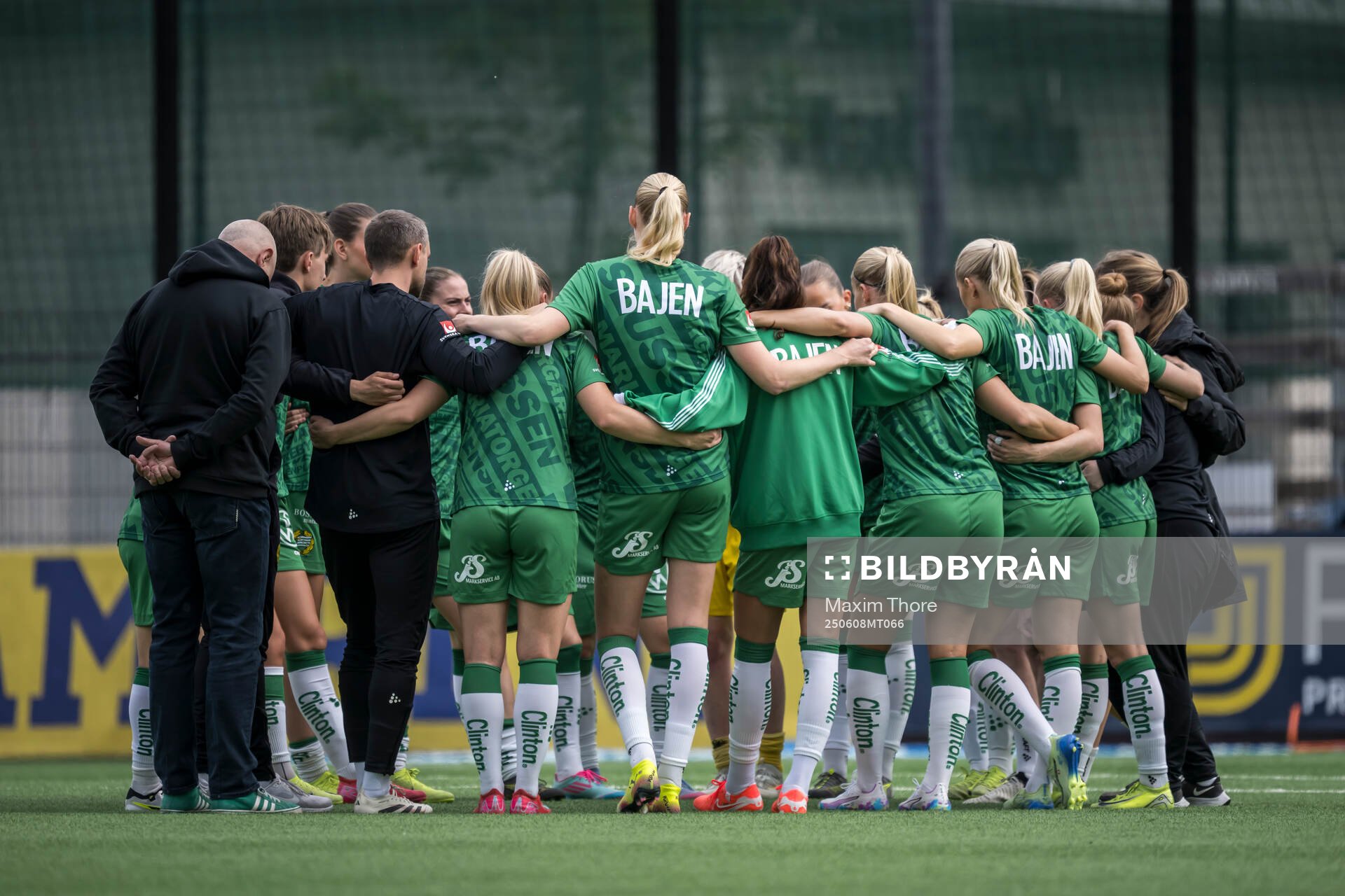 Hammarbys spelare samlas