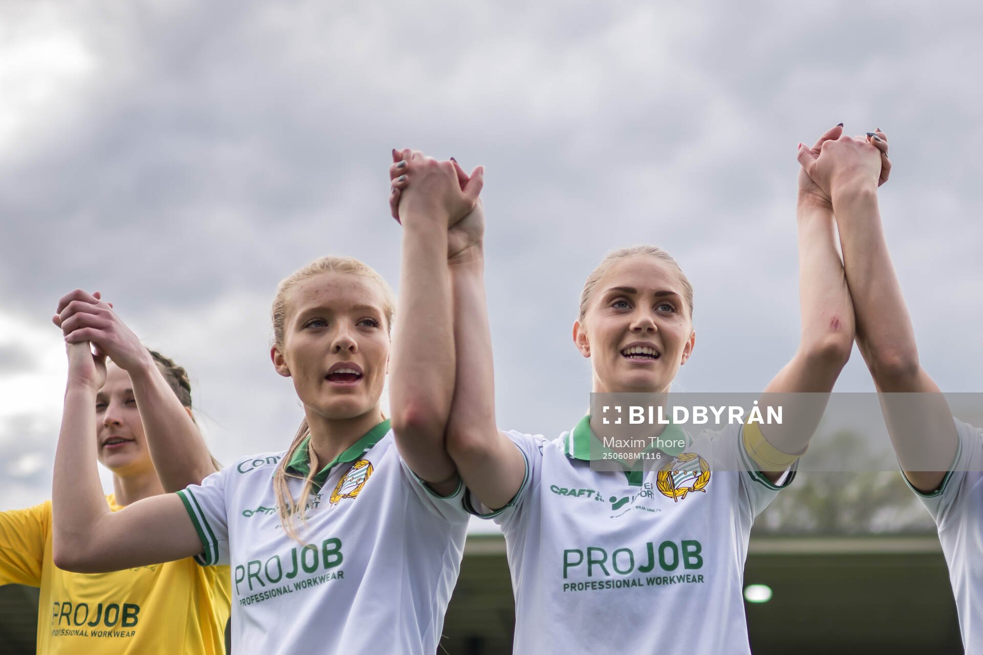 Hammarbys Smilla Holmberg  och Alice Carlsson jublar