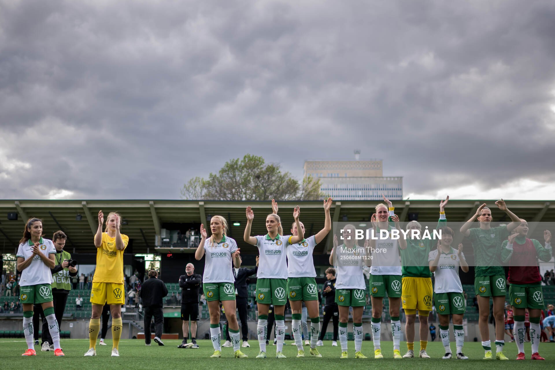 Hammarbys spelare jublar