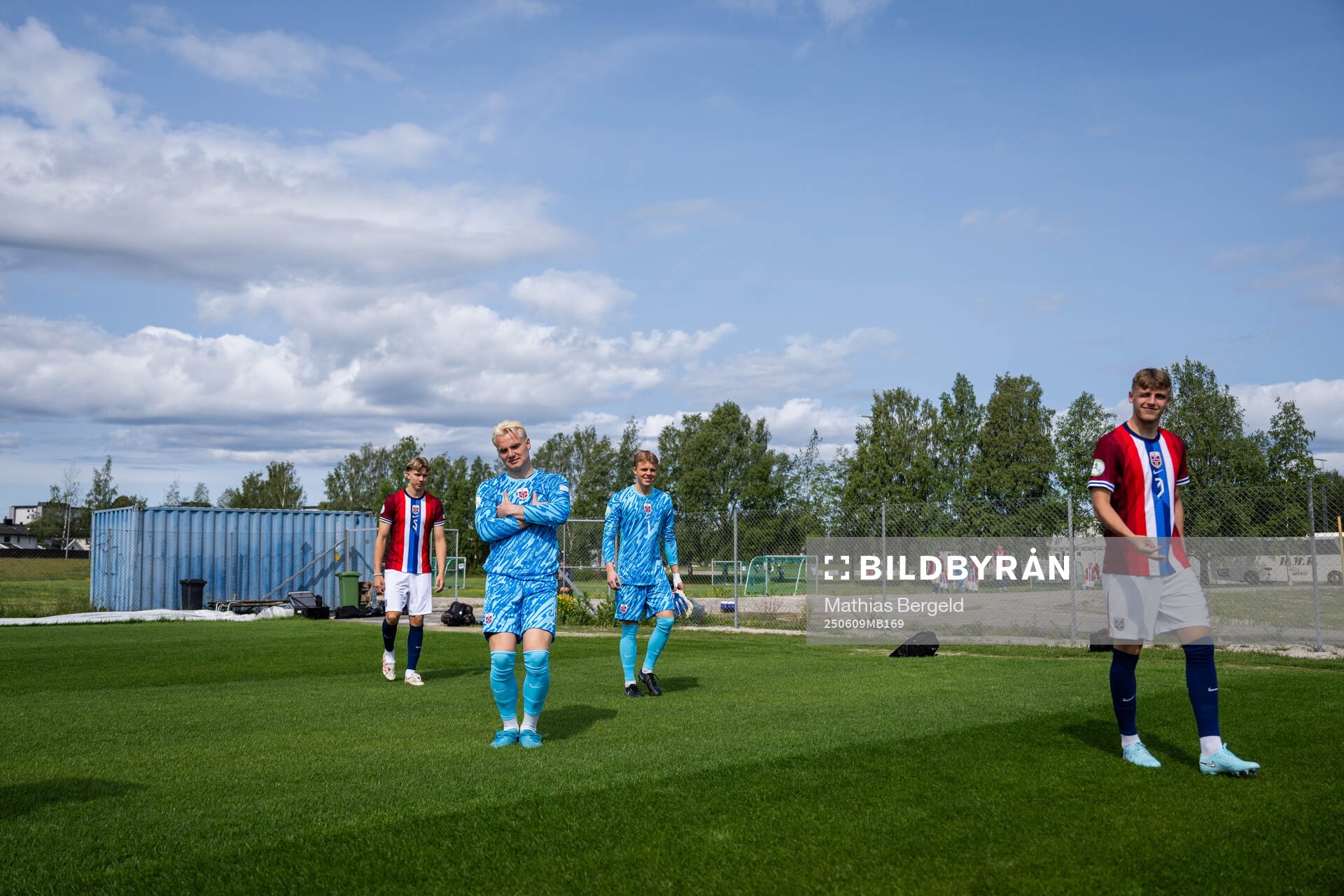 Jonathan Vonheim Norbye, goalkeeper Magnus Stær-Jensen,