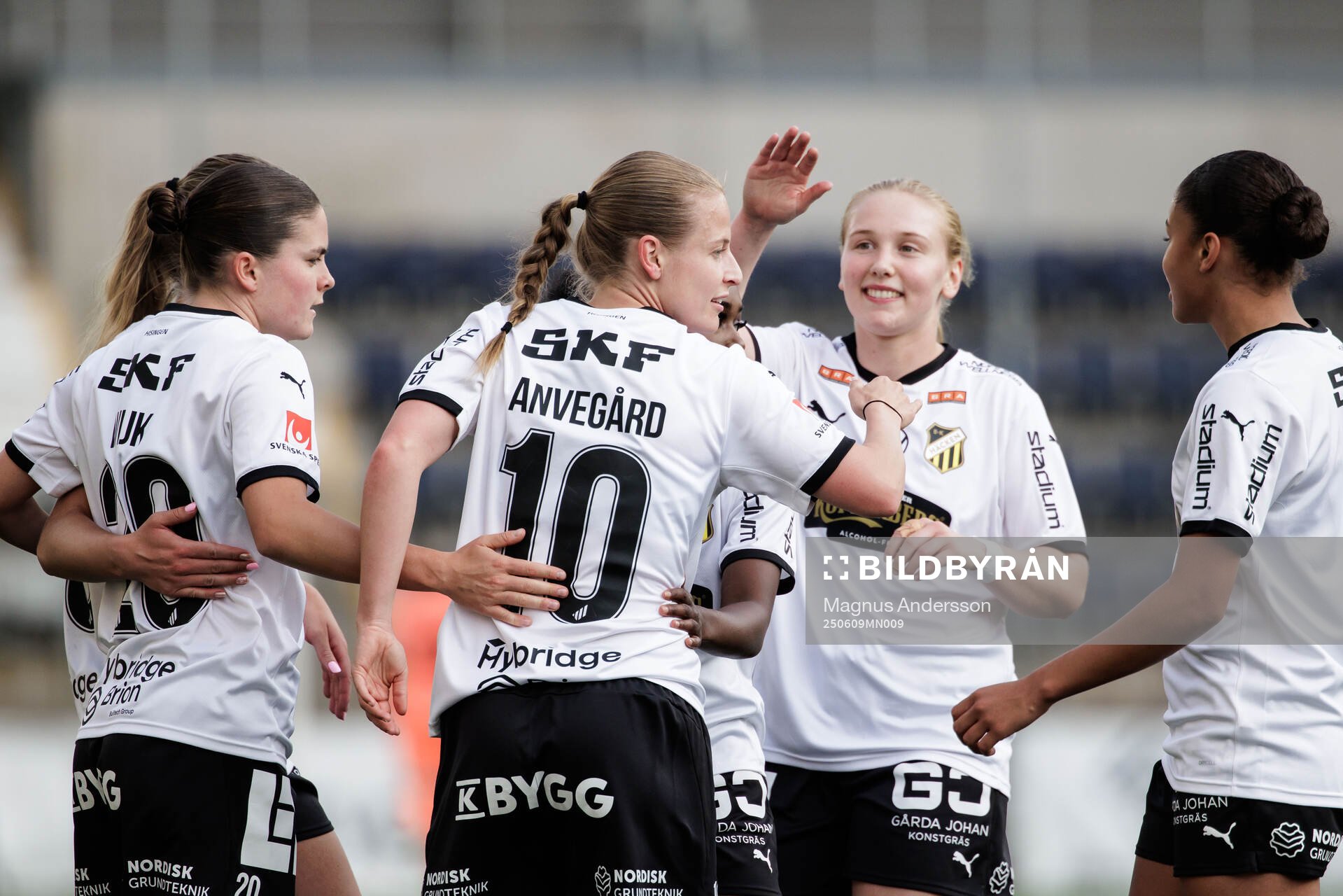 Häckens Anna Anvegård jublar