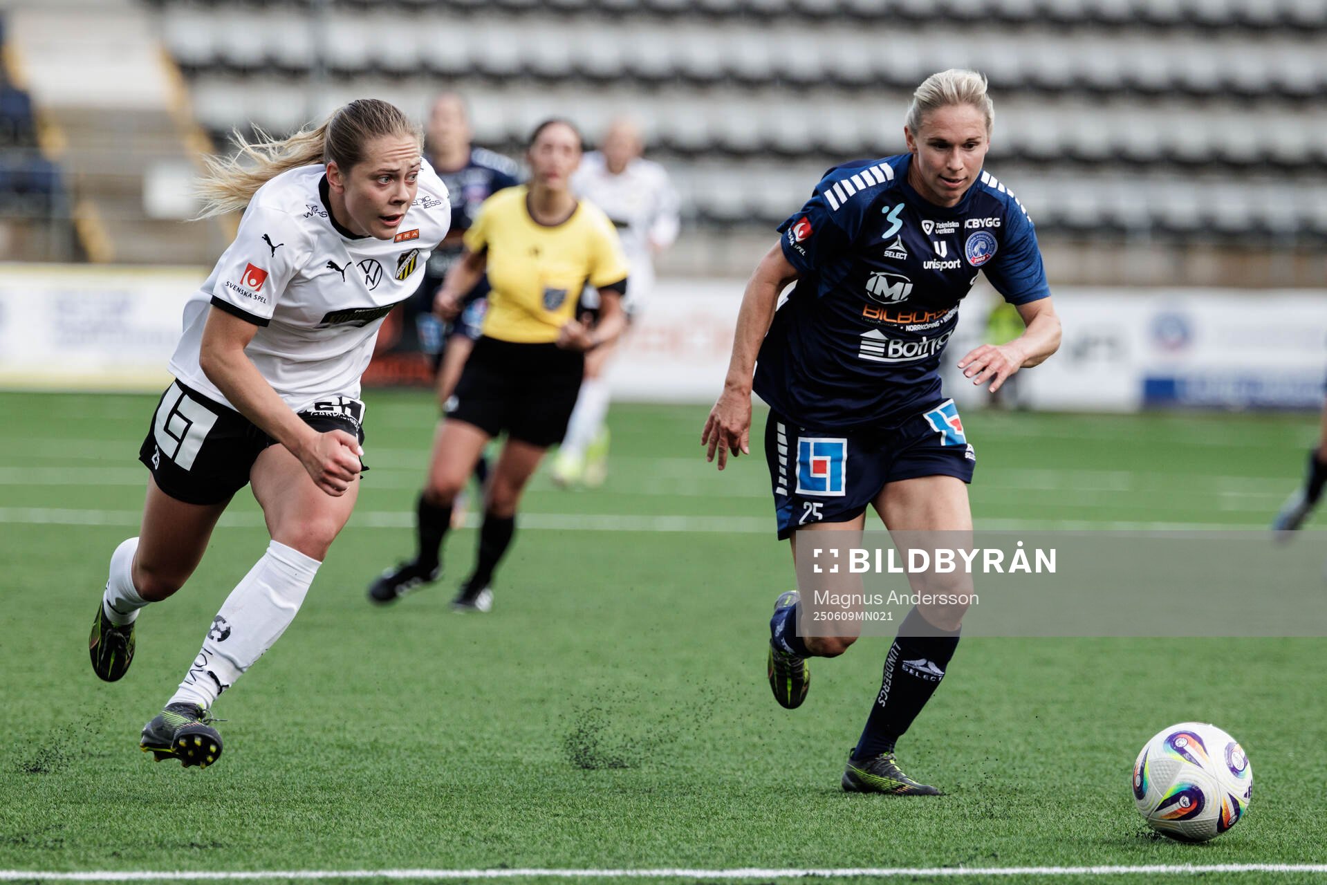 Häckens Alice Bergström och Linköpings Jonna Andersson