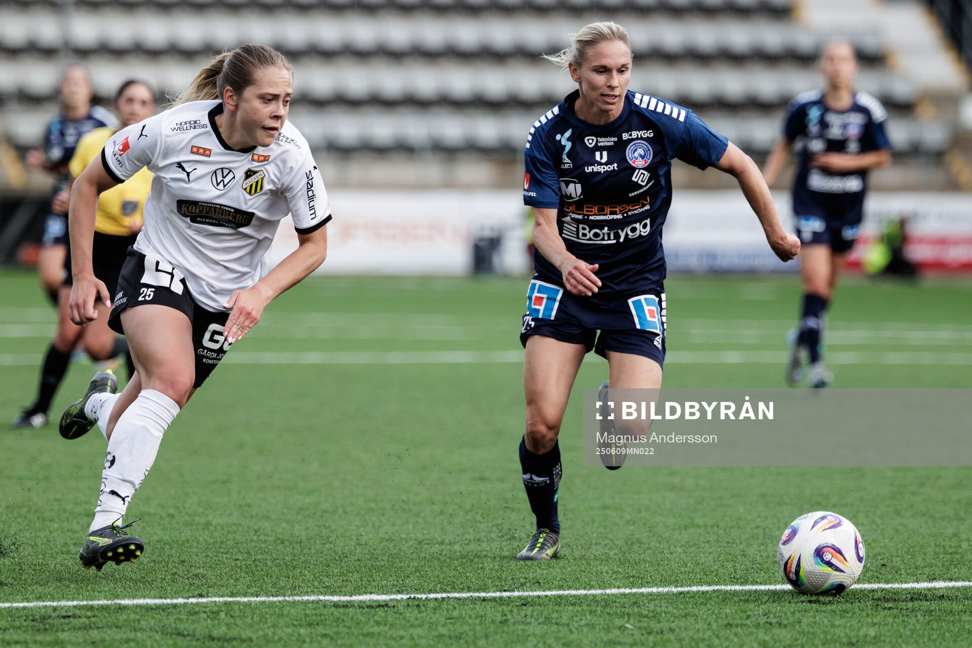 Häckens Alice Bergström och Linköpings Jonna Andersson