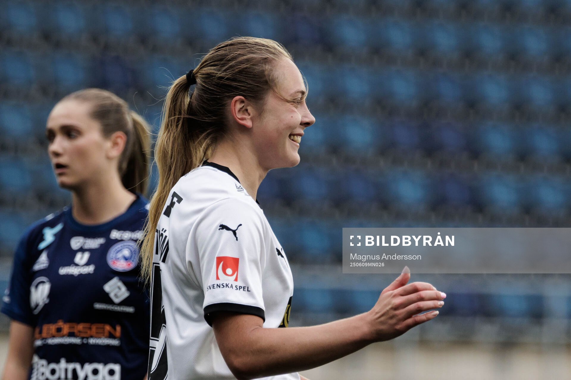 Häckens Alice Bergström jublar