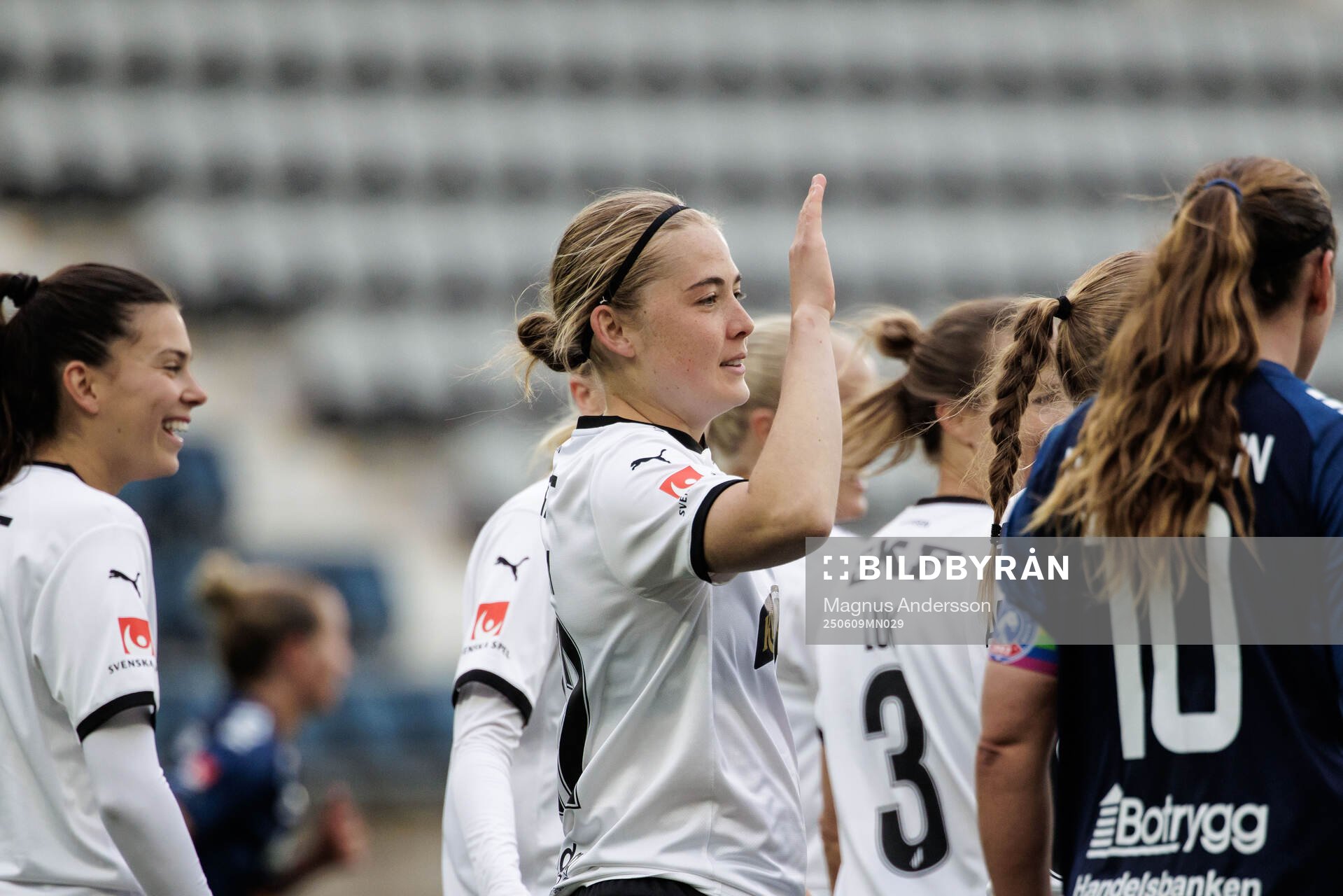 Häckens Paulina Nyström jublar