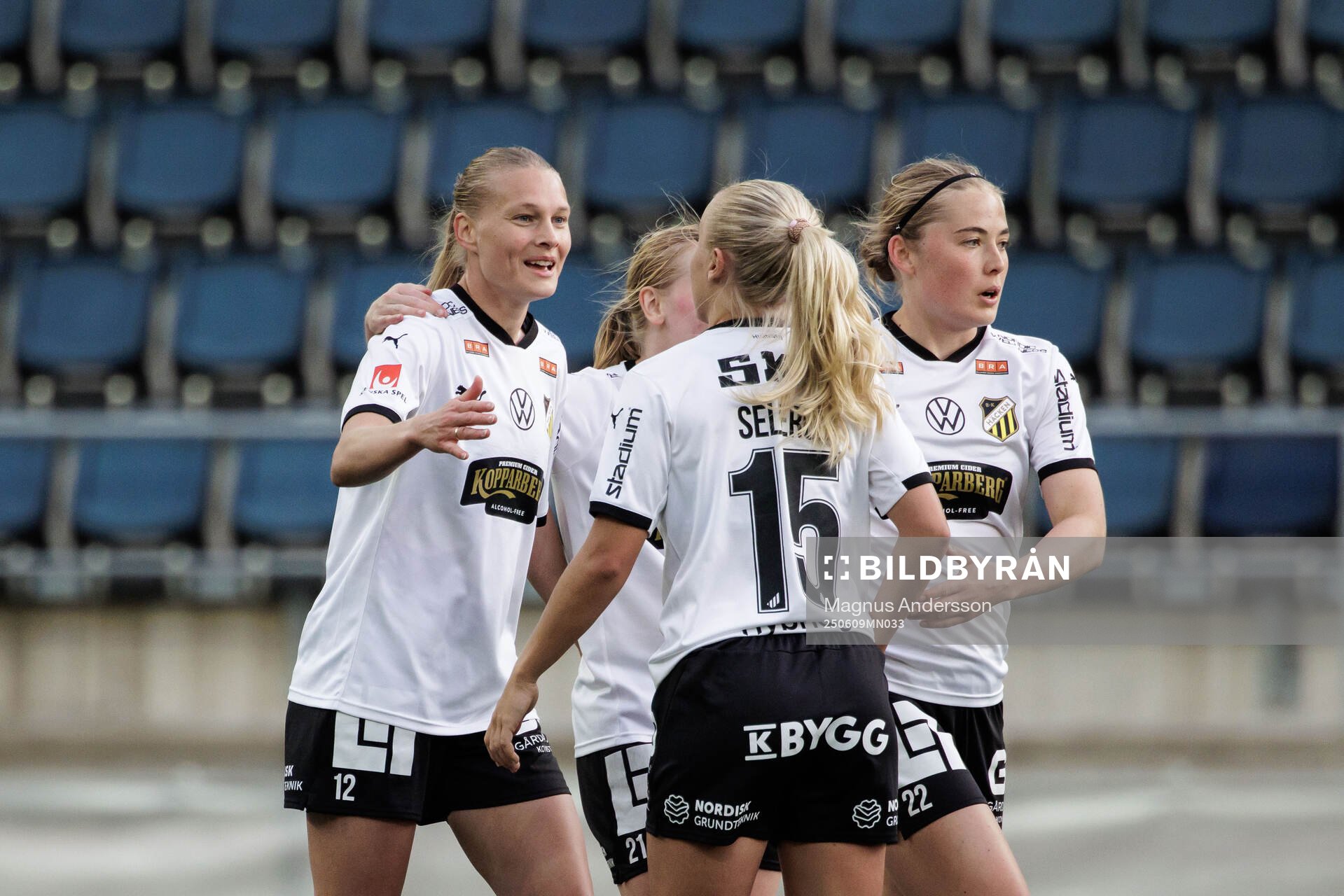 Häckens Stine Sandbech jublar