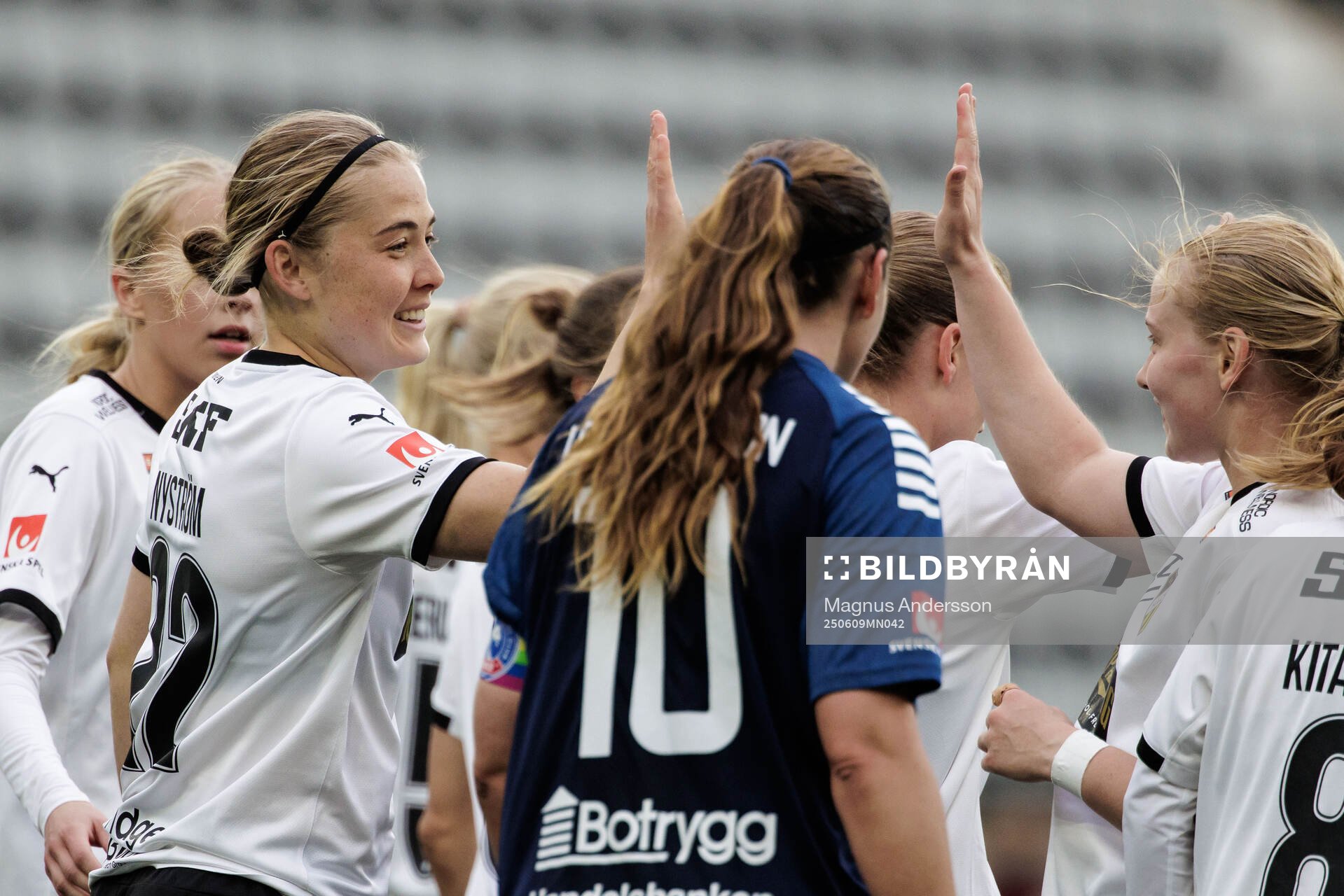 Häckens Paulina Nyström jublar