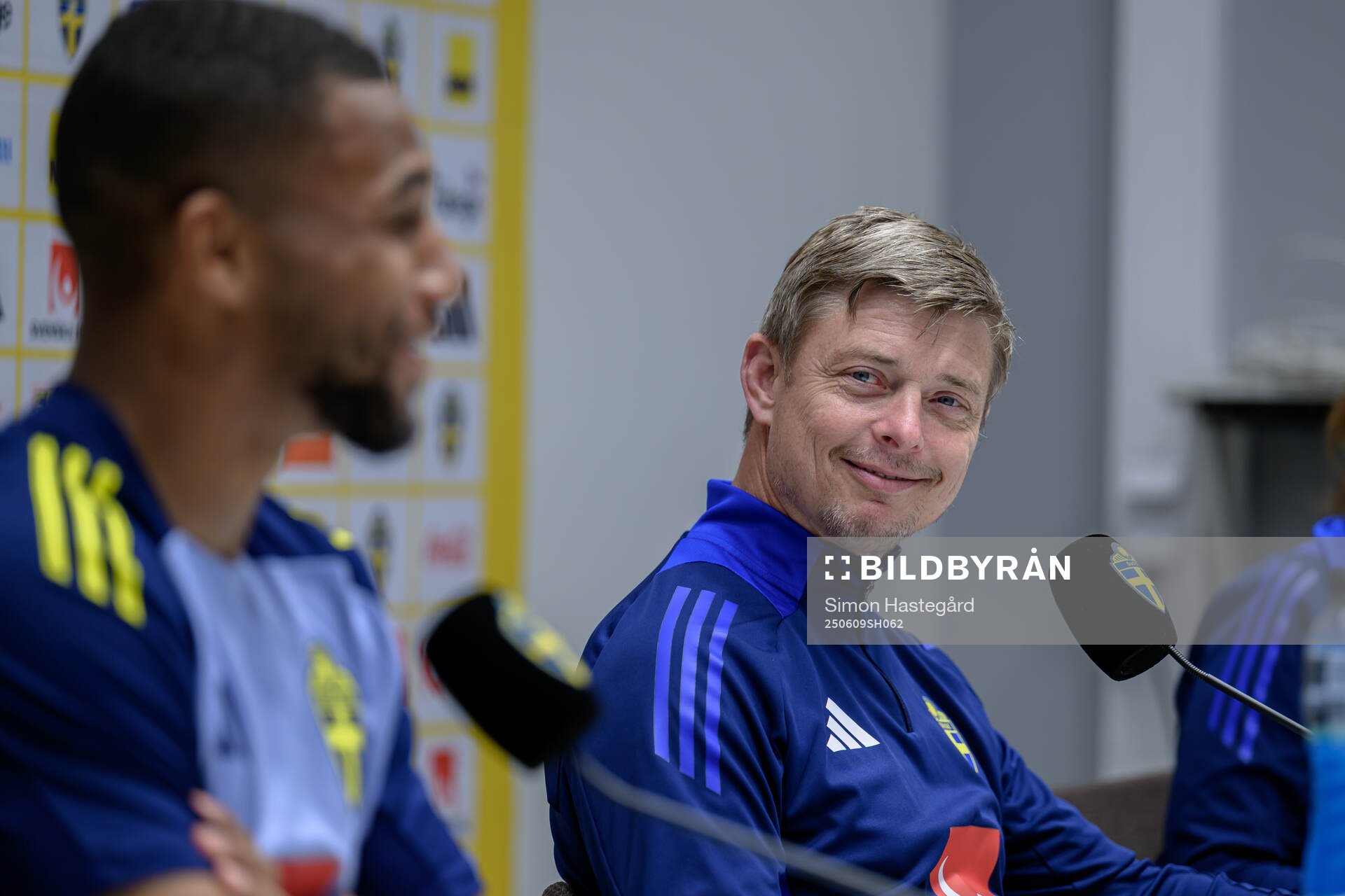 Head coach Jon Dahl Tomasson of the Swedish men's national