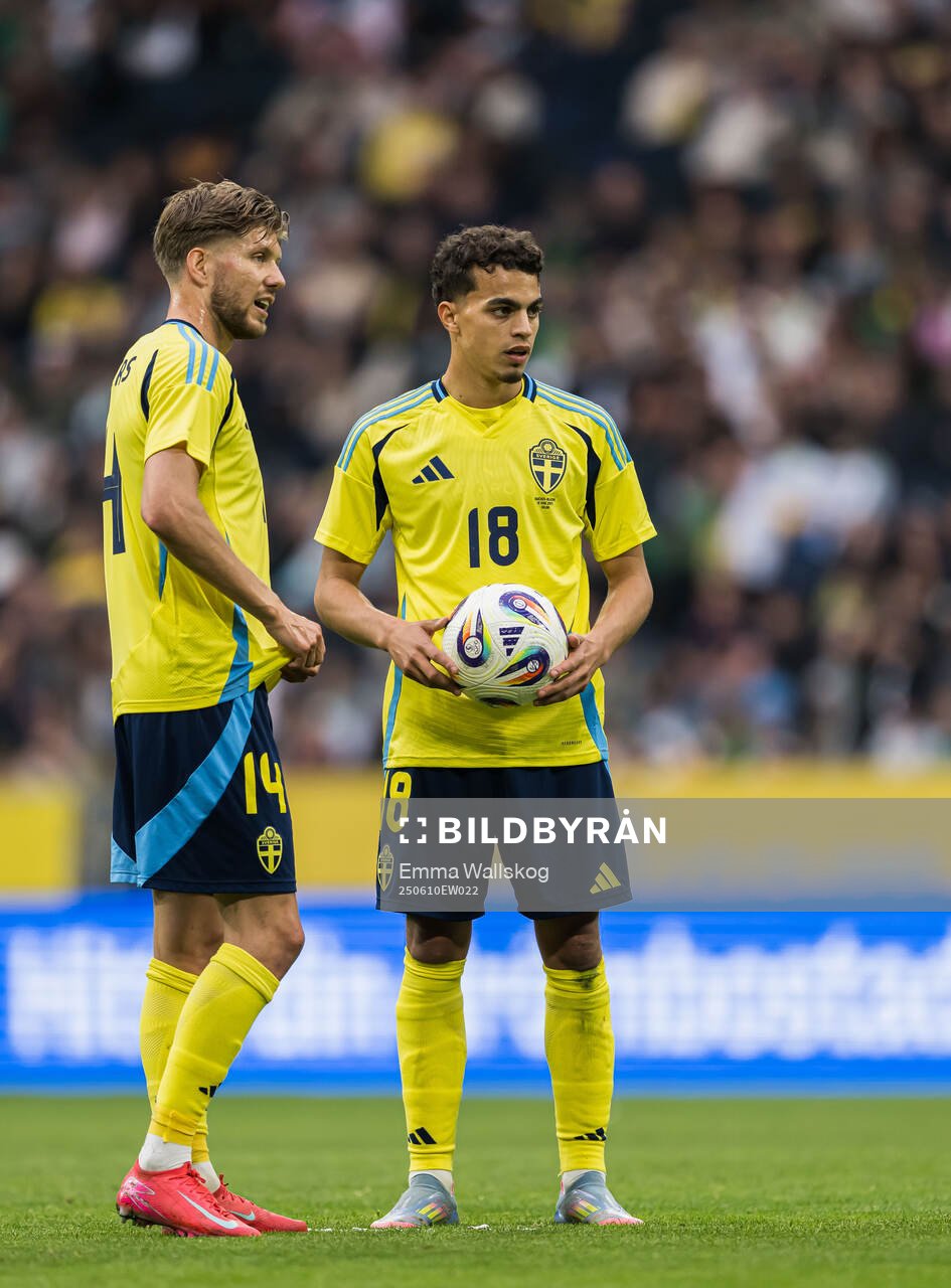 Anton Salétros and Yasin Ayari of Sweden