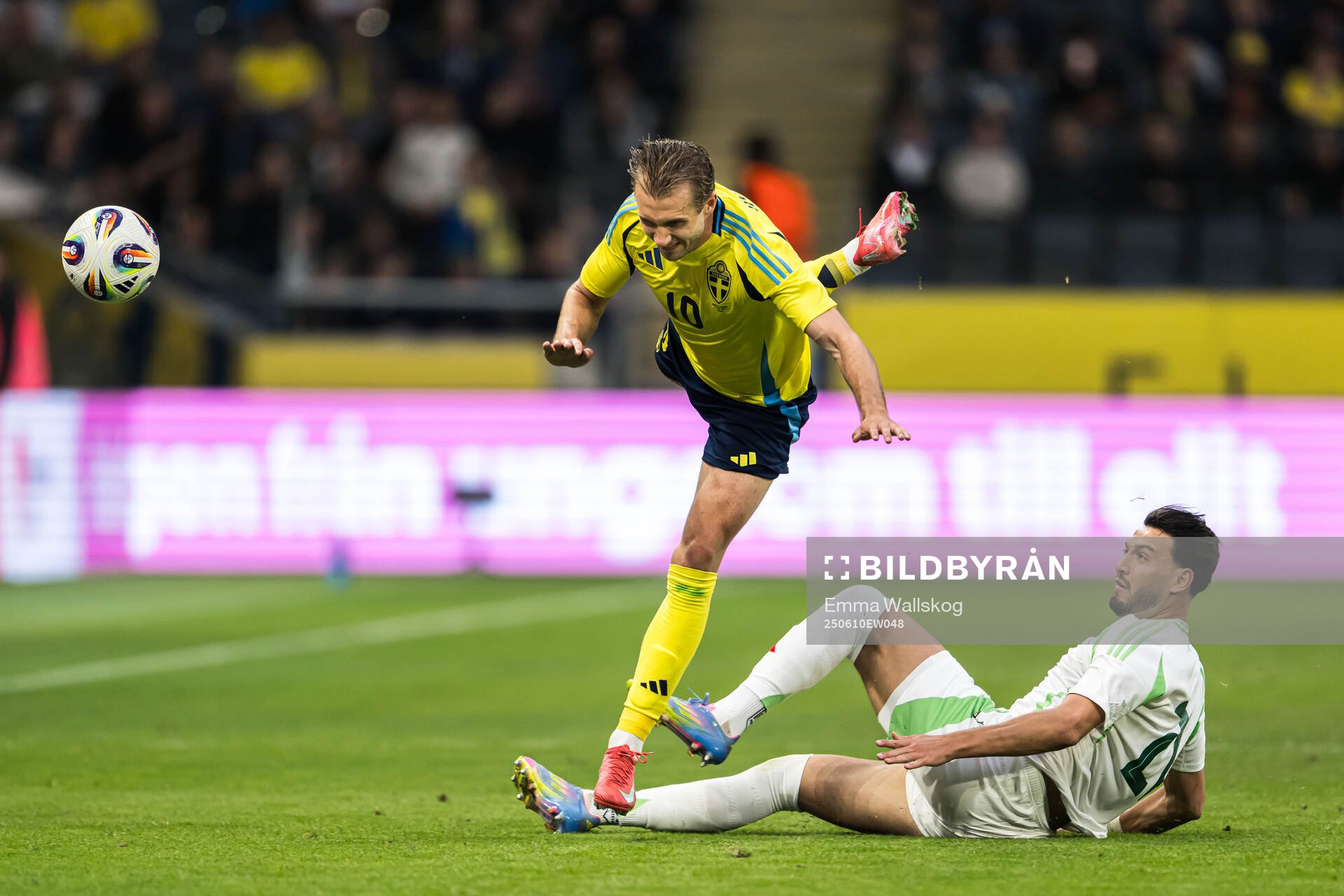 Benjamin Nygren of Sweden and Ramy Bensebaini of Algeria