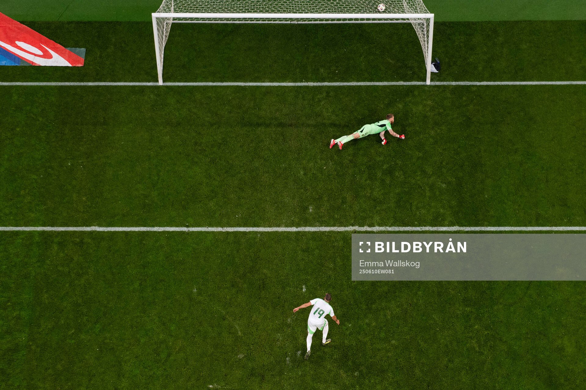 Nabil Bentaleb of Algeria scores 4-3 behind goalkeeper
