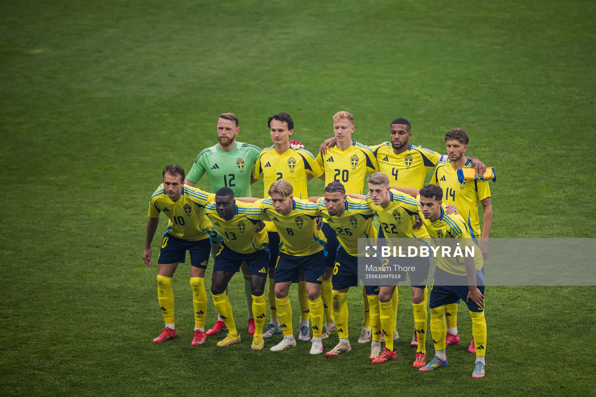 The starting eleven of Sweden pose for a team photo Top