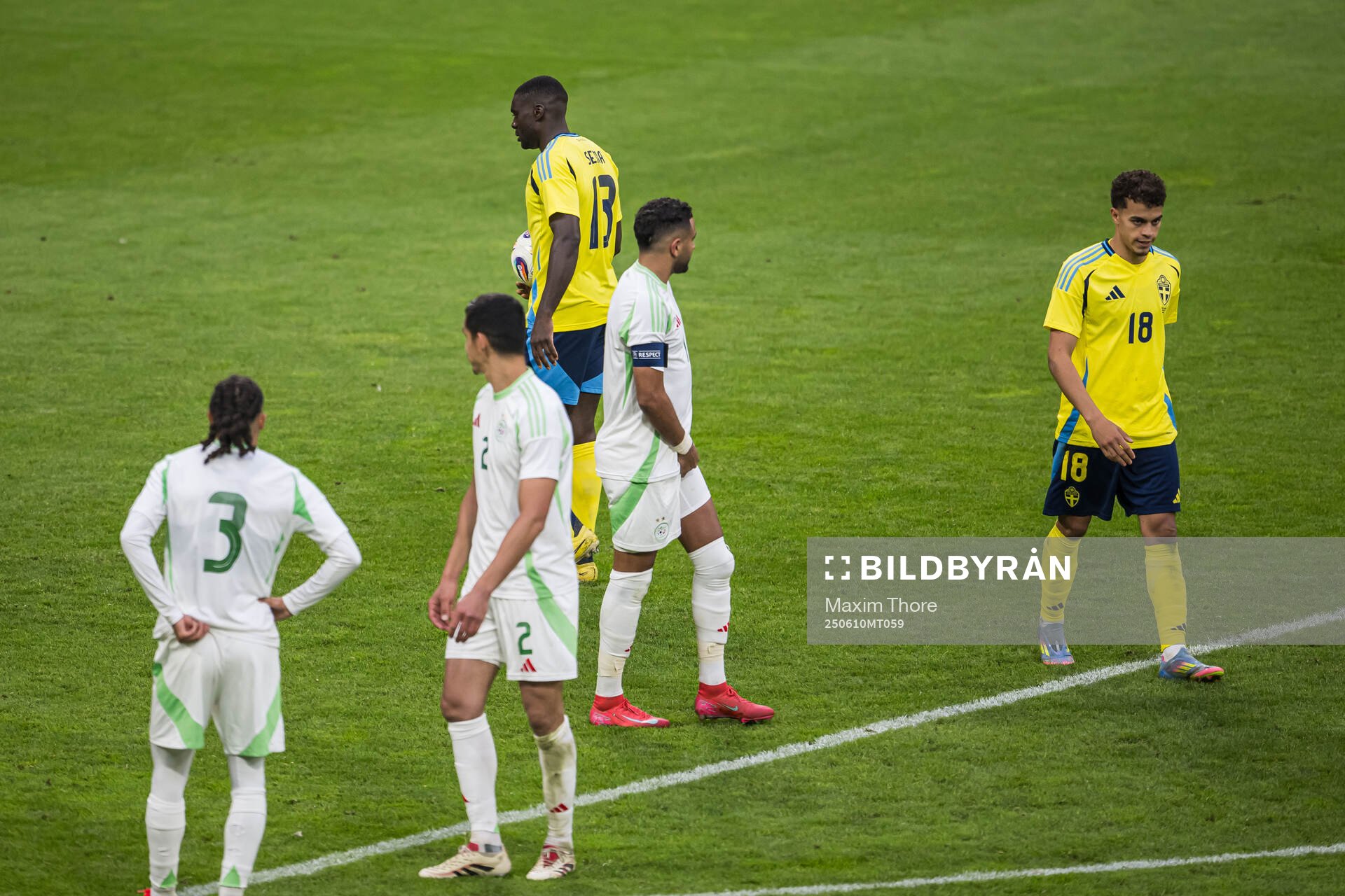 Ken Sema and Yasin Ayari of Sweden
