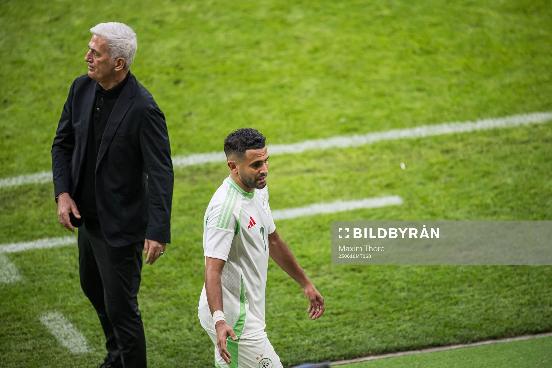 Head coach Vladimir Petkovic and Riyad Mahrez of Algeria