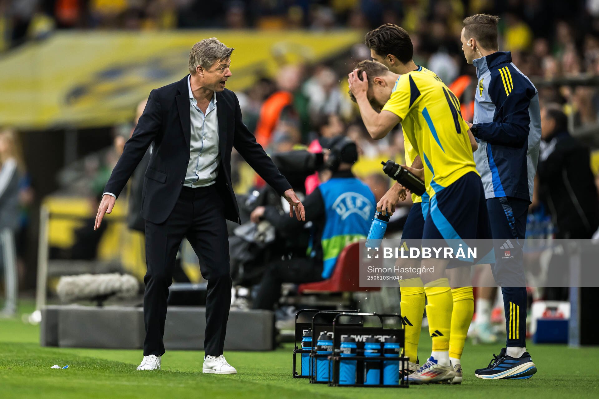 Head coach Jon Dahl Tomasson, Hugo Bolin and Besfort Zeneli