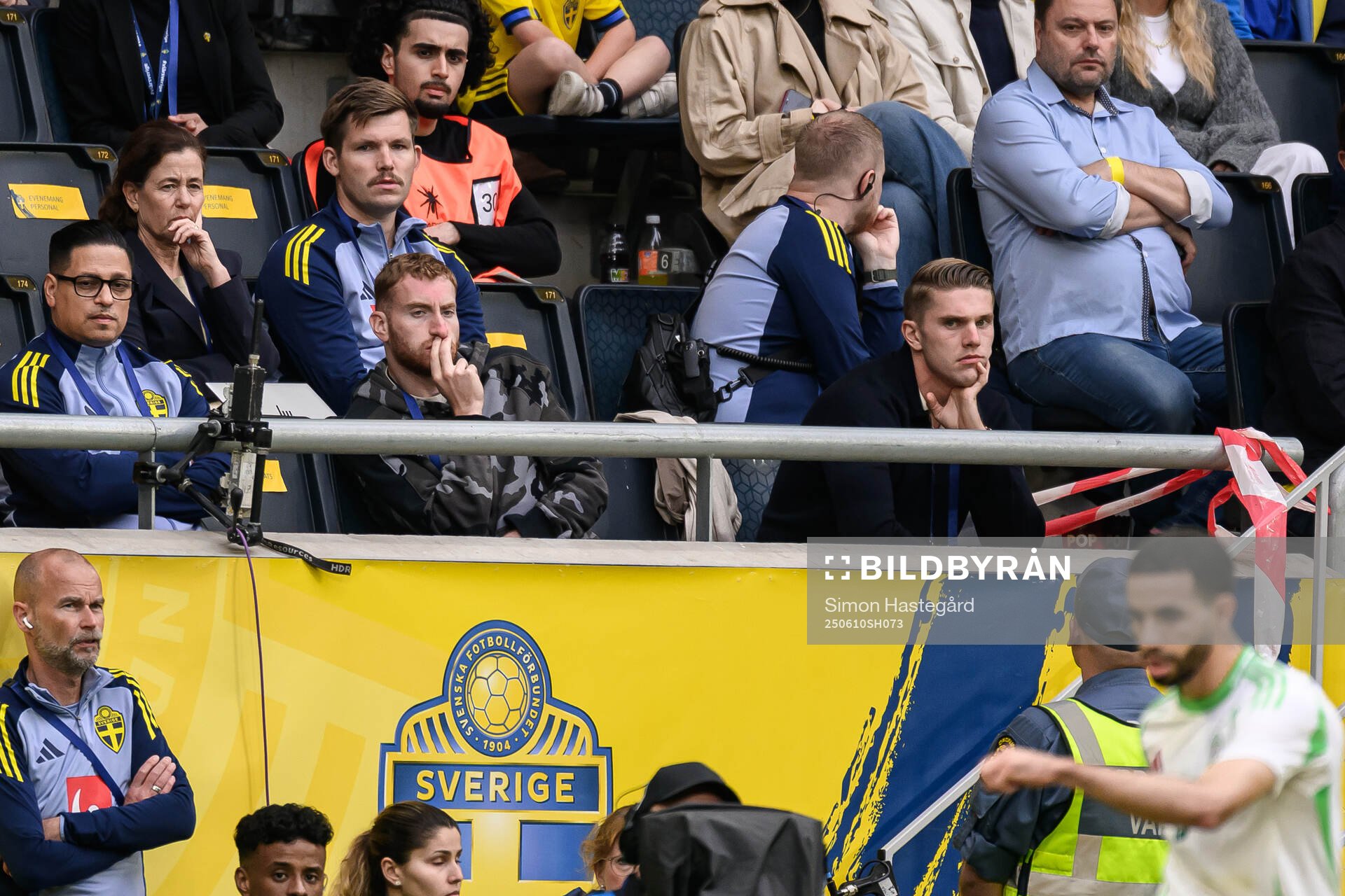 Dejan Kulusevski and Viktor Gyökeres in the stands