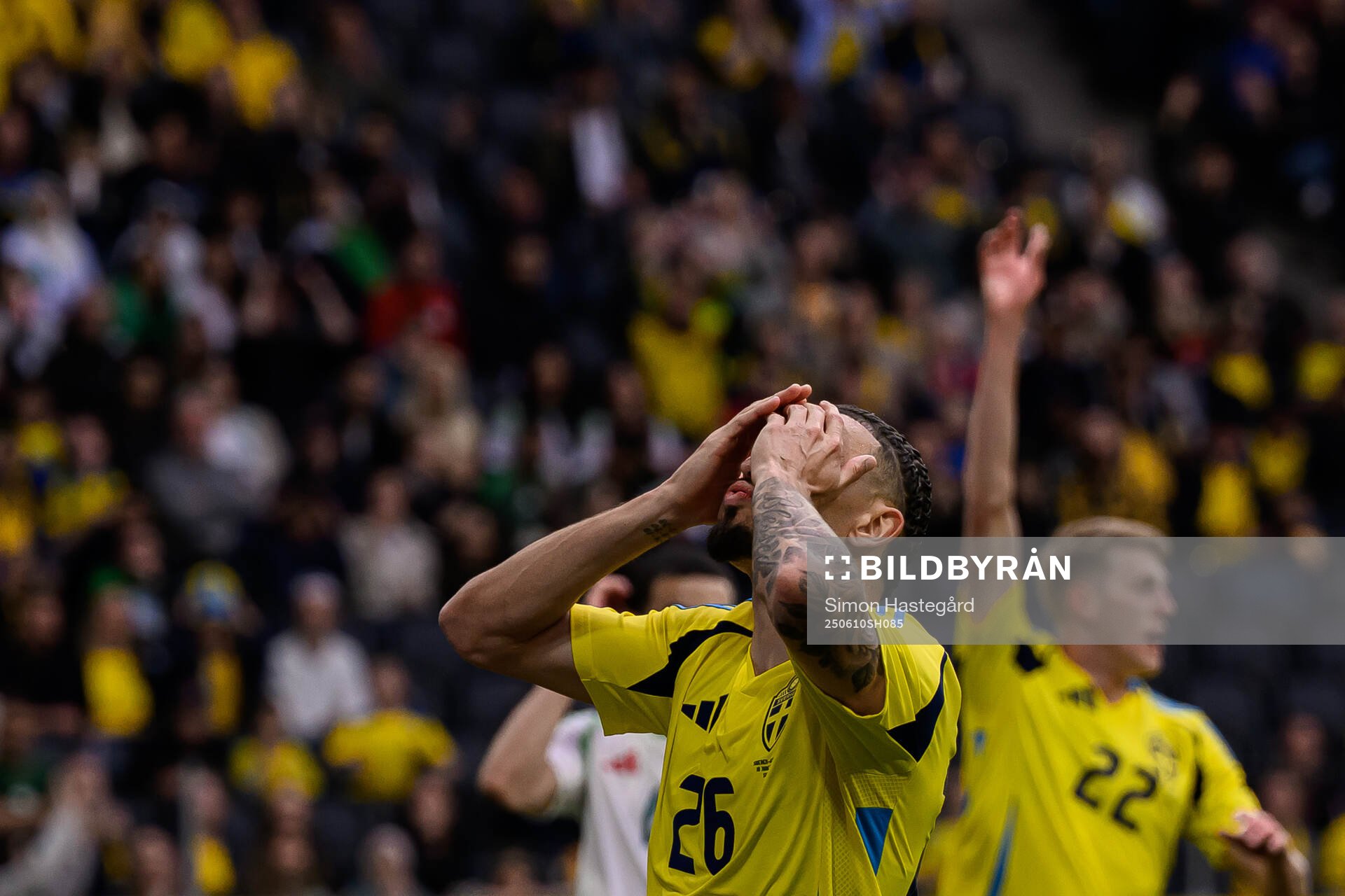 Jordan Larsson of Sweden looks dejected