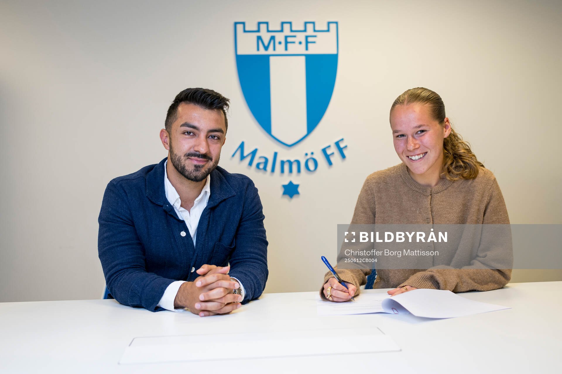 Malmö FFs sportchef Maxim Khalil presenterar Karoline
