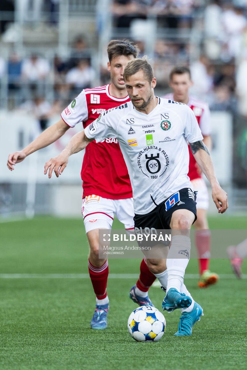 Sandvikens IFs Filip Olsson och Örebros Erik Andersson