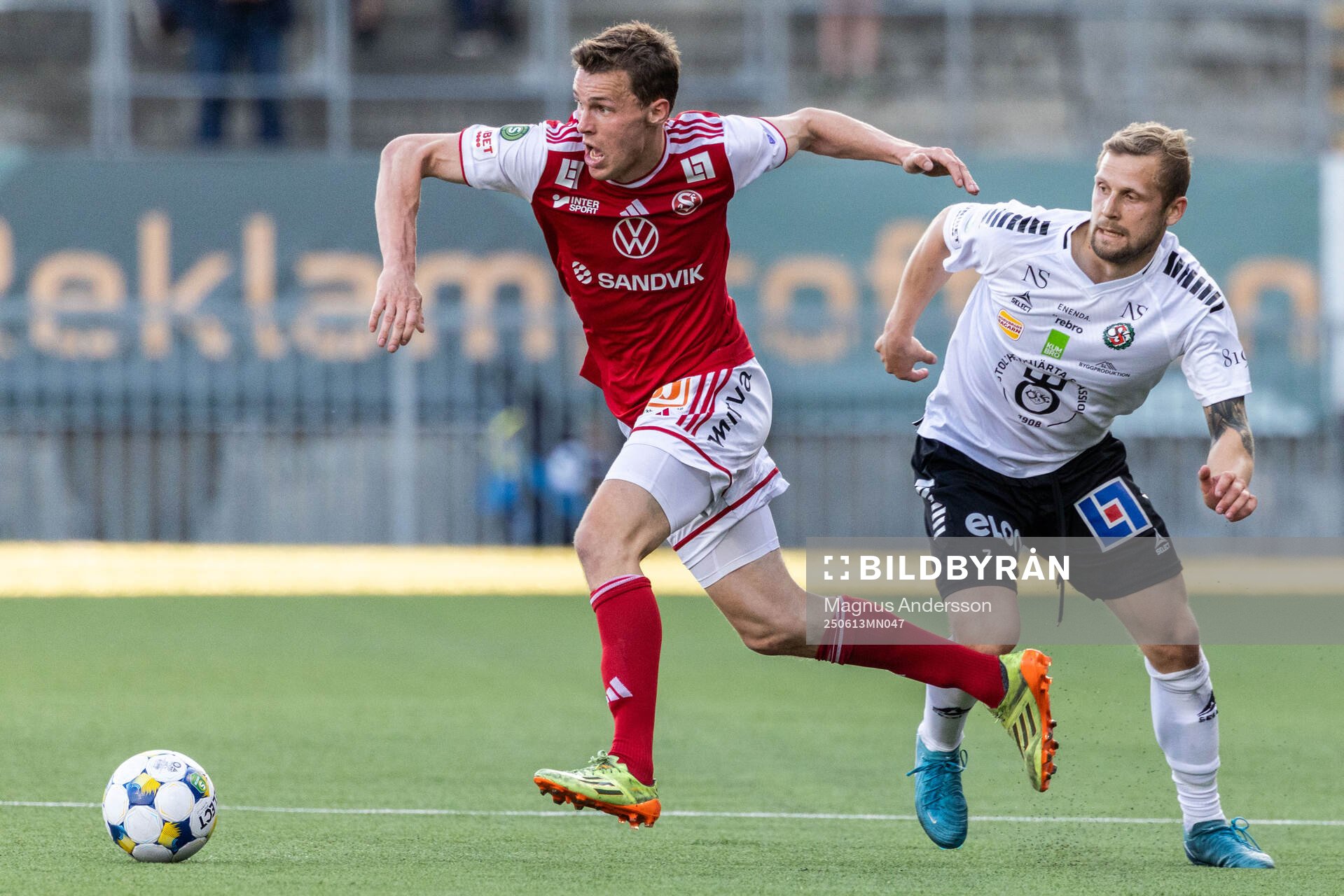Sandvikens IFs Daniel Söderberg och Örebros Erik Andersson