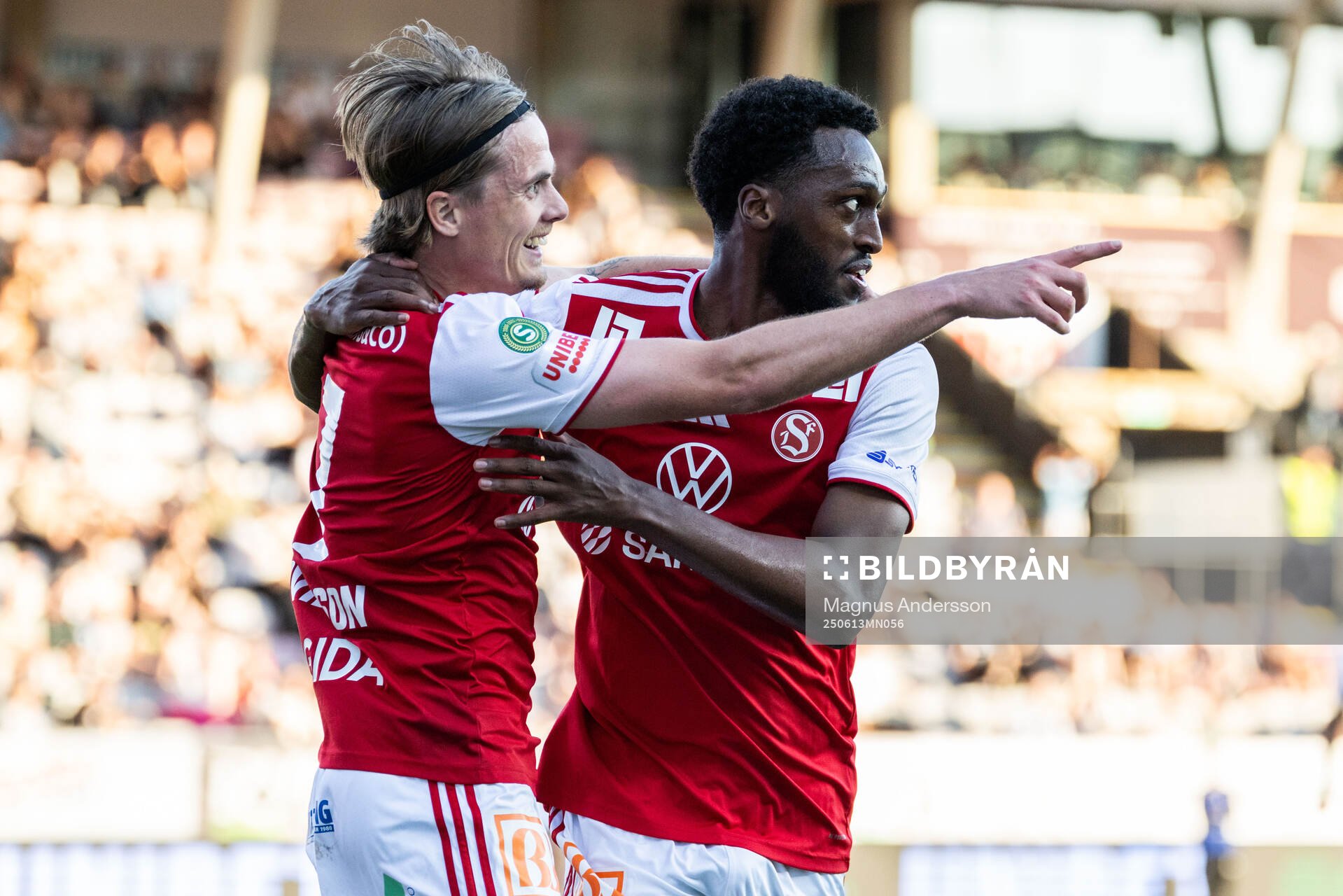 Sandvikens IFs Johan Arvidsson och Mohammed Mahammed jublar