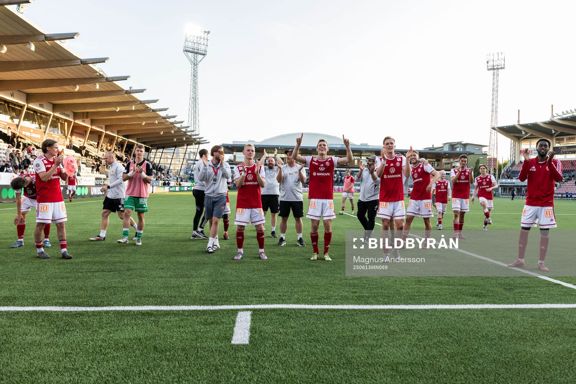Sandvikens IFs spelare jublar