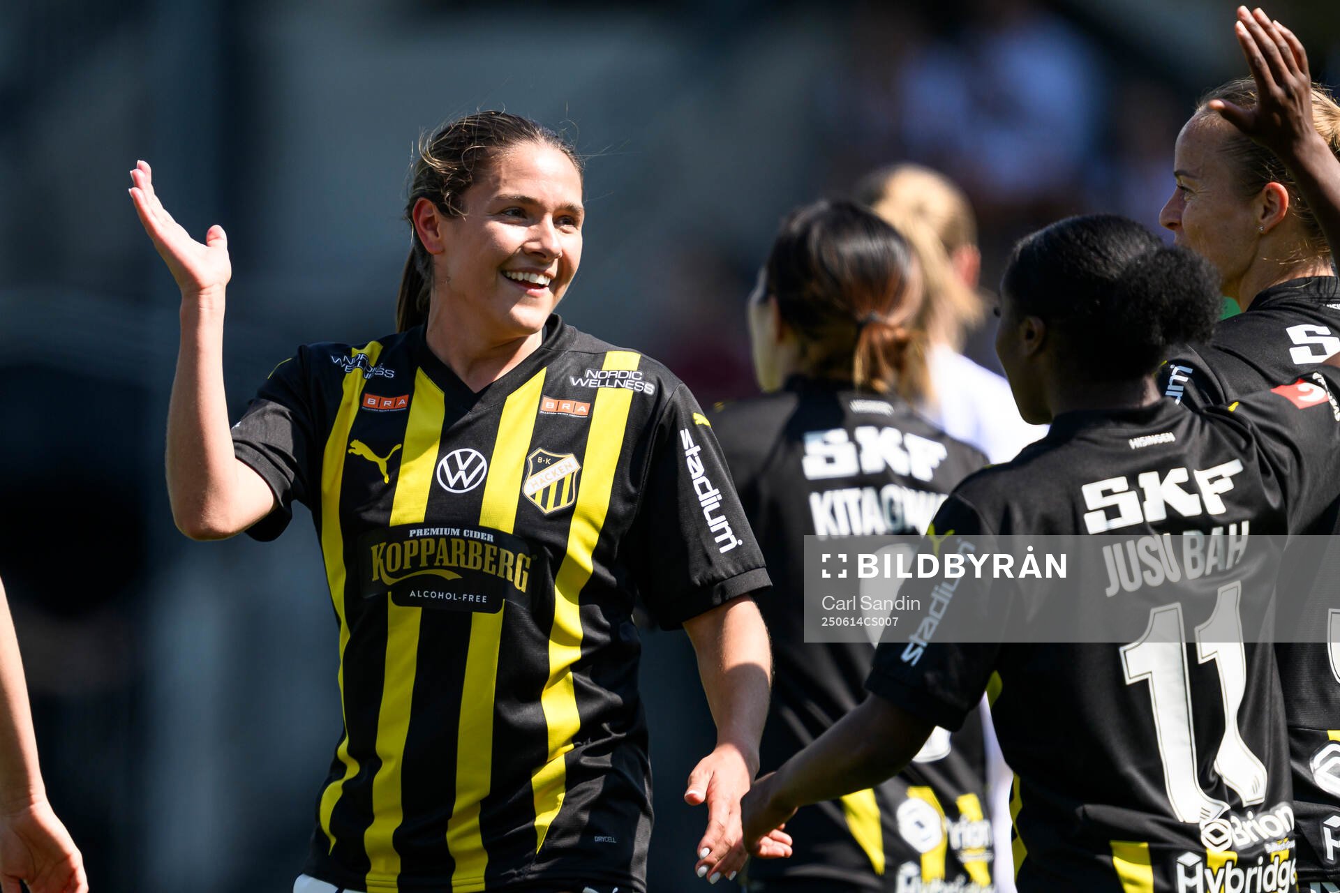 Häckens Mary Caroline Wickenheiser jublar