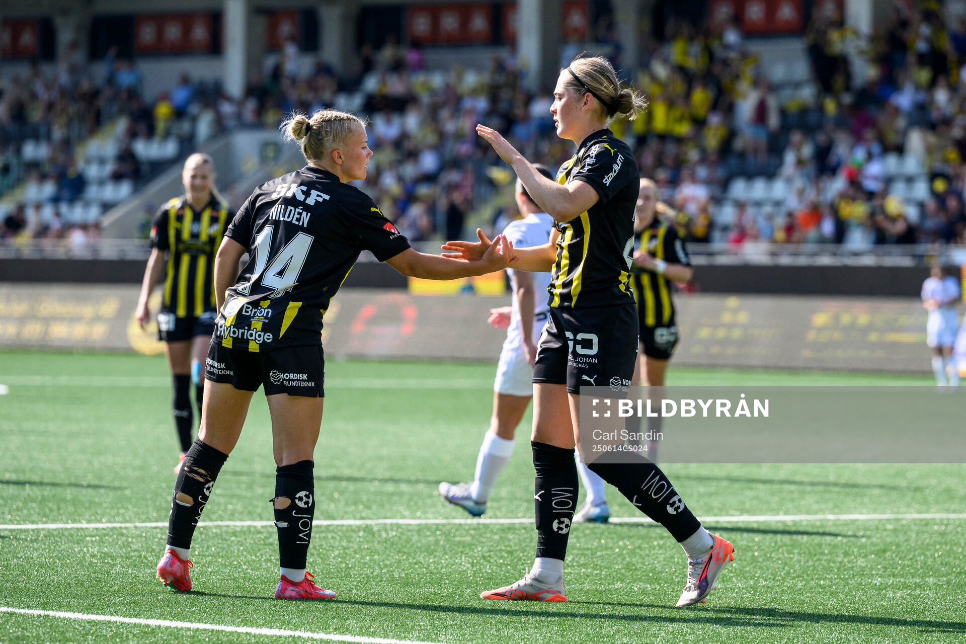 Häckens Paulina Nyström jublar