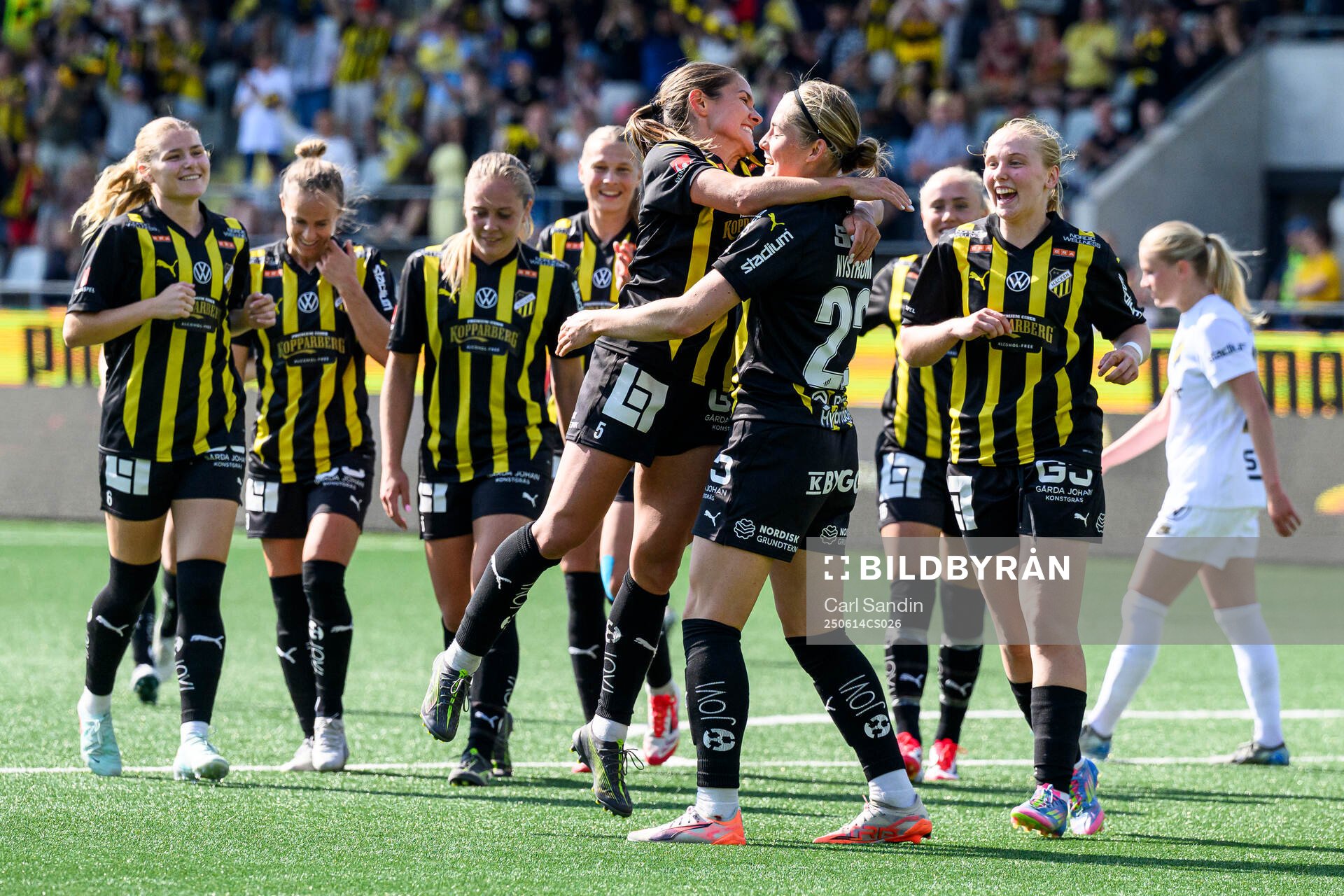 Häckens Paulina Nyström jublar