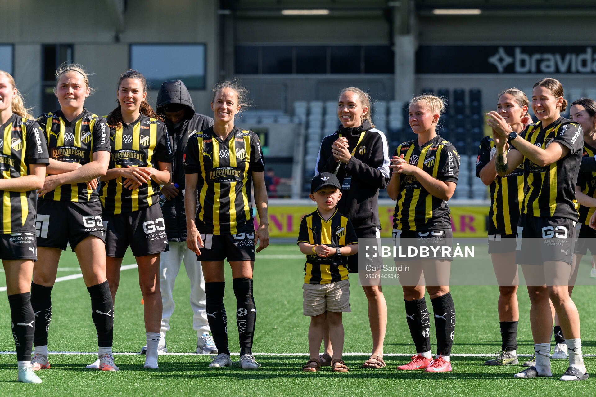 Häckens spelare tackar publiken