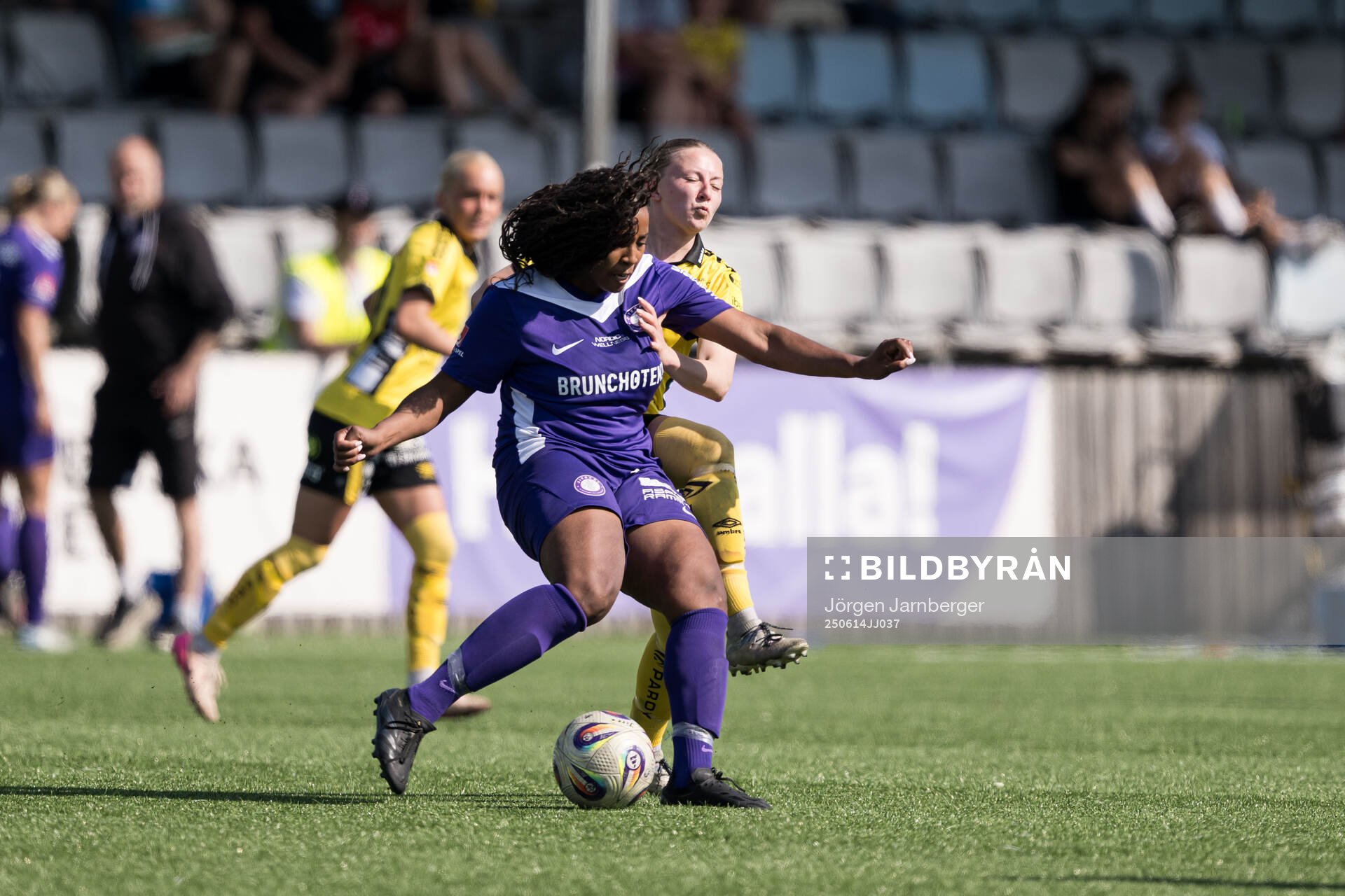 Jitexs Amanda Ebbesson och Elfsborgs Hanna Gunnarsson