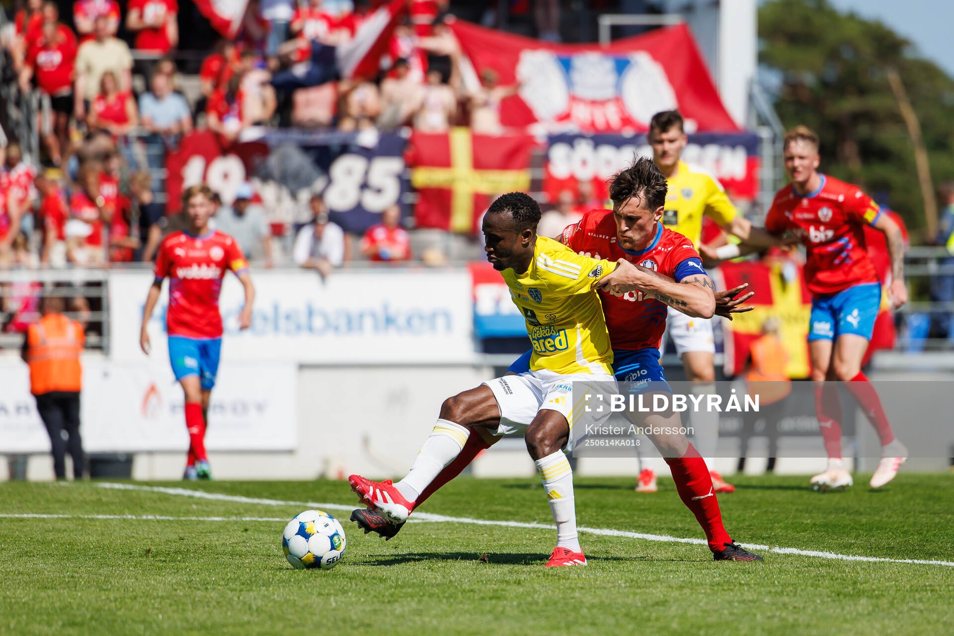 Falkenbergs Wanbe Godwin Aguda och Helsingborgs Jon