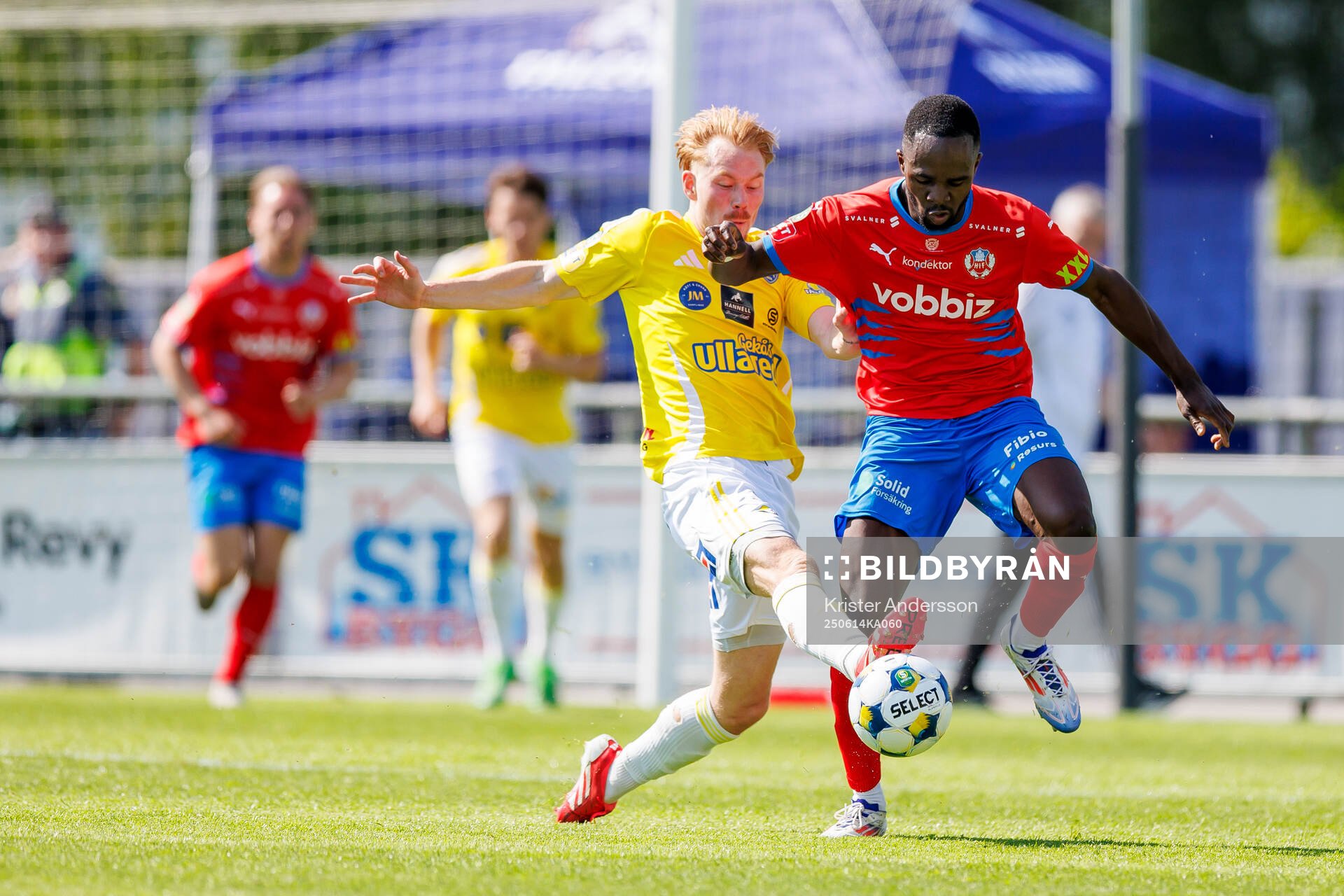 Falkenbergs Lucas Sibelius och Helsingborgs Adam Akimey