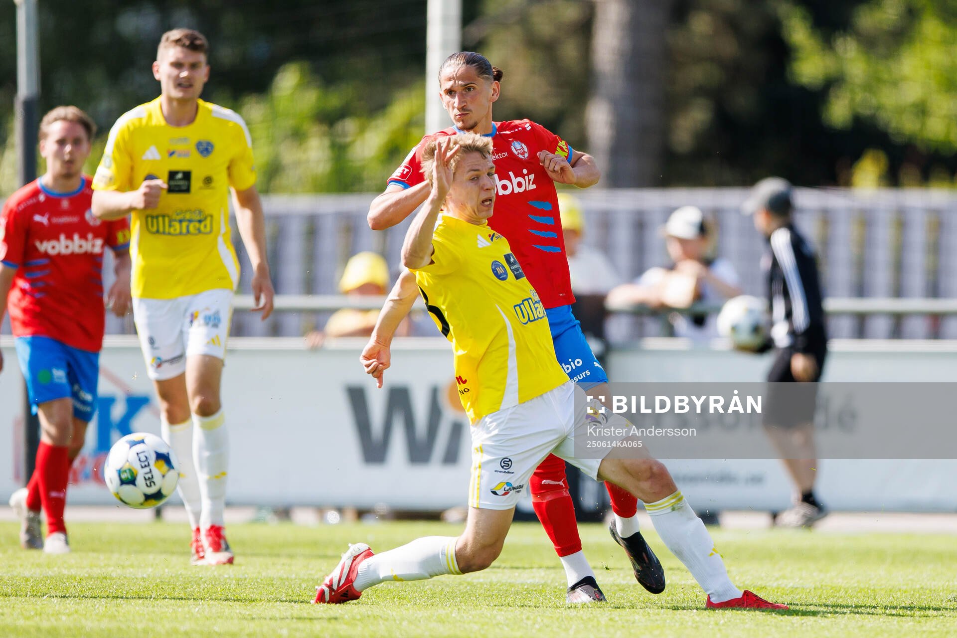 Helsingborgs Ervin Gigovic och Falkenbergs Melker Nilsson