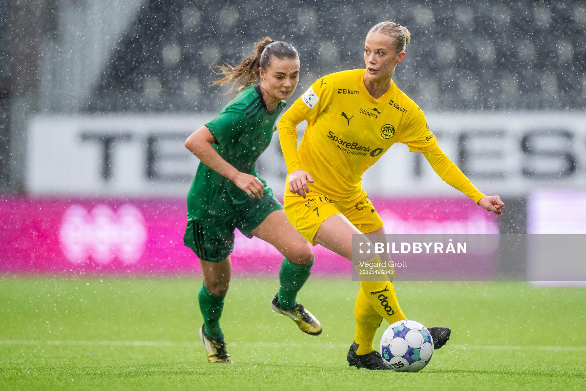 Eline Hegg of Vålerenga and Sara Elise Berg of Bodø/Glimt