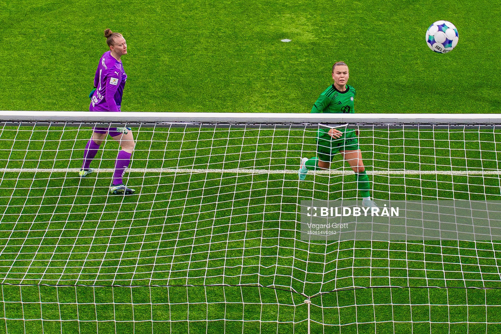 Goalkeeper Aubrei Corder of Bodø/Glimt and Olaug Tvedten