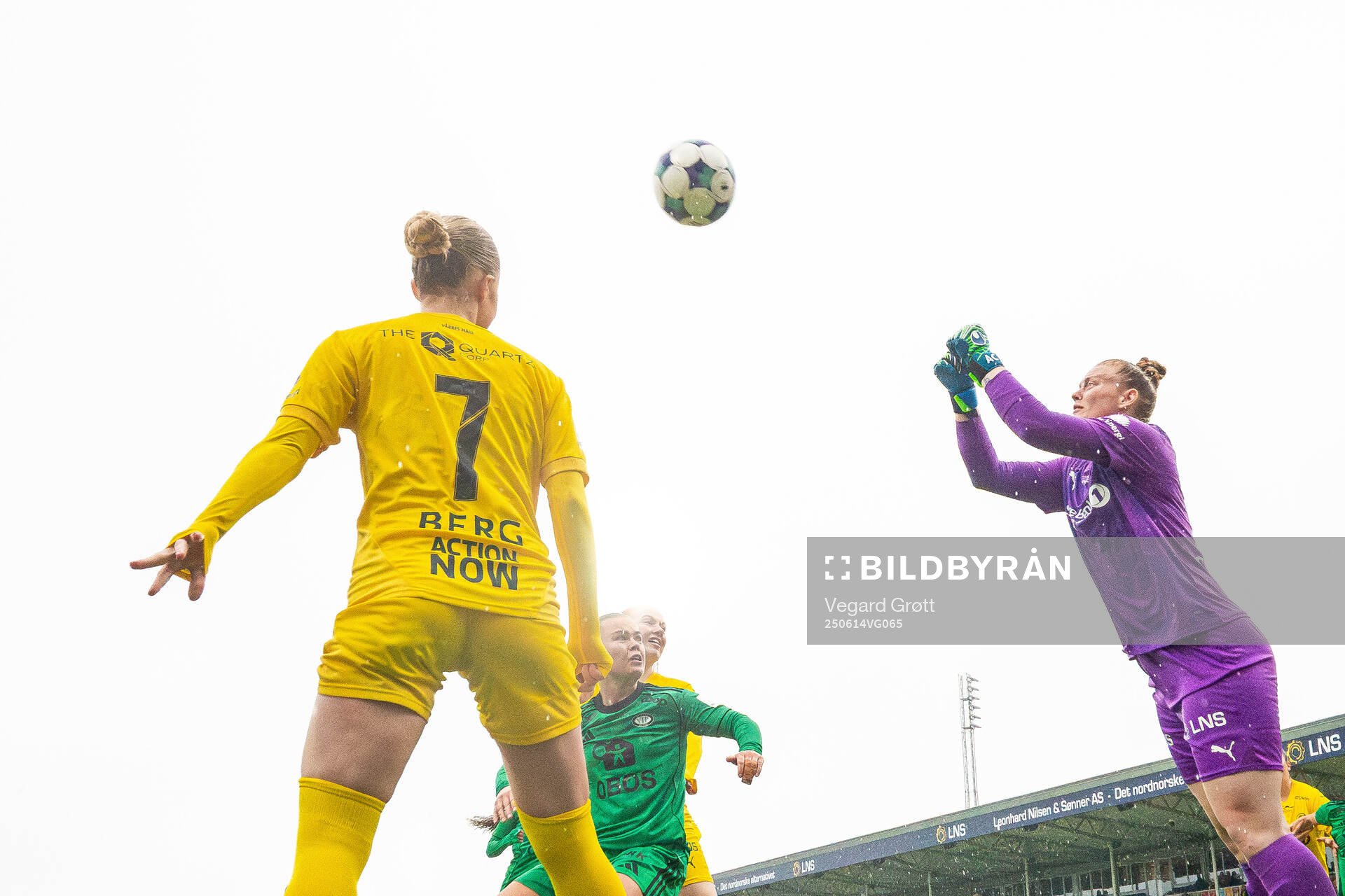 Sara Elise Berg and goalkeeper Aubrei Corder of Bodø/Glimt